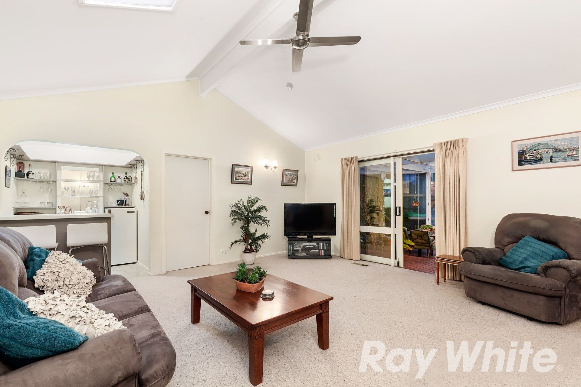 6 Maringa Close, Wantirna South VIC 3152, Wantirna South - Thumbnail 3