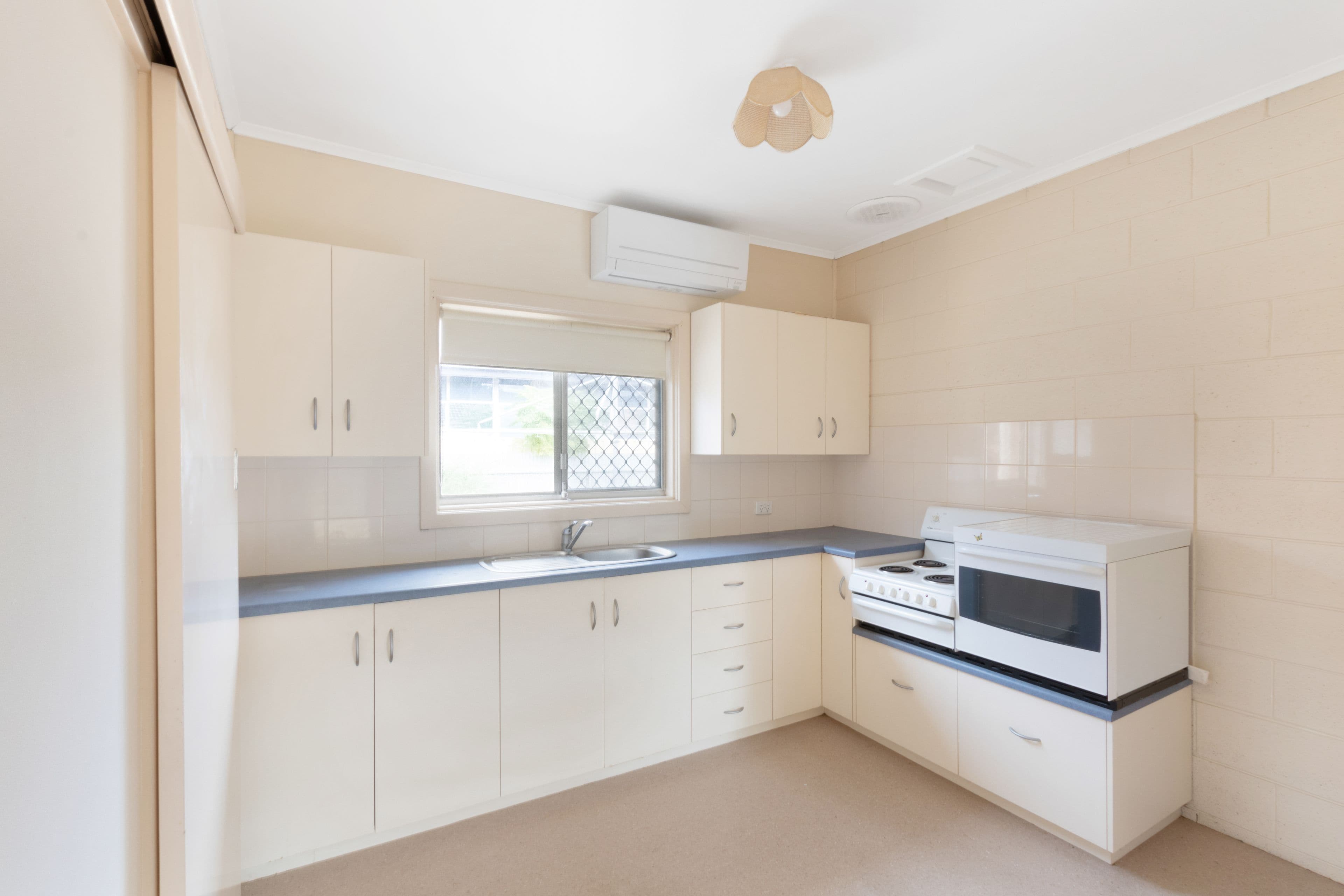4/4 Barrington Avenue, Semaphore South SA 5019, Semaphore South - Thumbnail 2