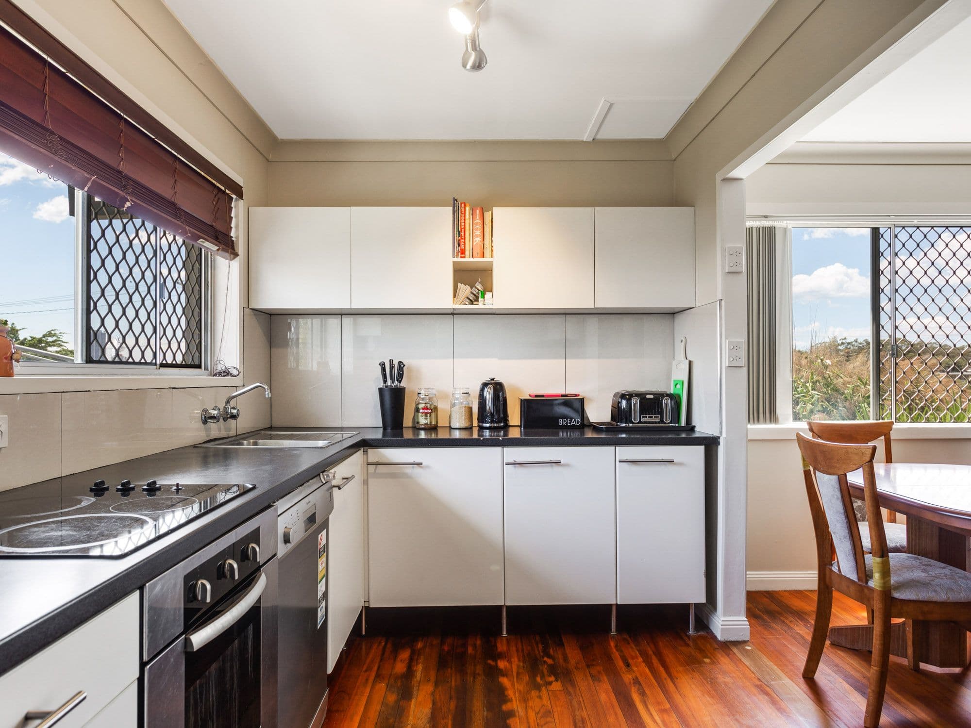 1 Omega Court, Southport QLD 4215, Southport - Thumbnail 2