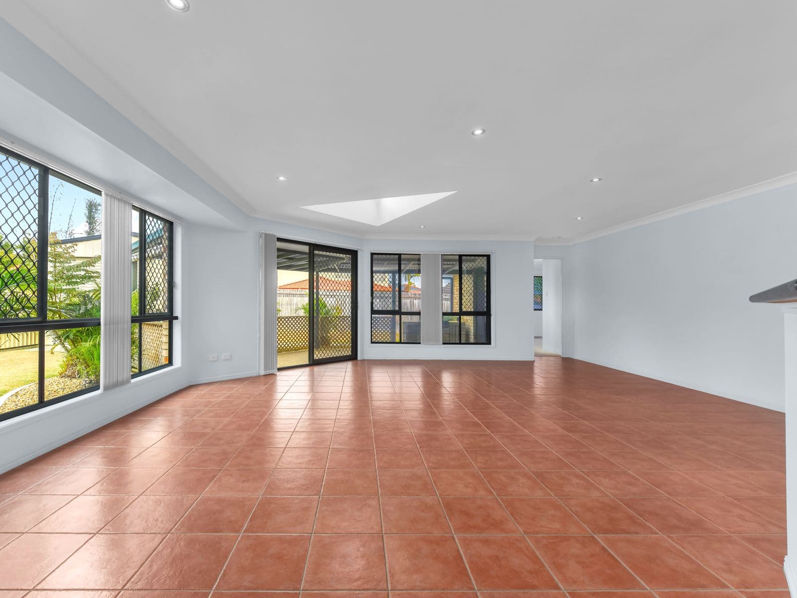 12 Muscat Court, Heritage Park QLD 4118, Heritage Park - Thumbnail 2