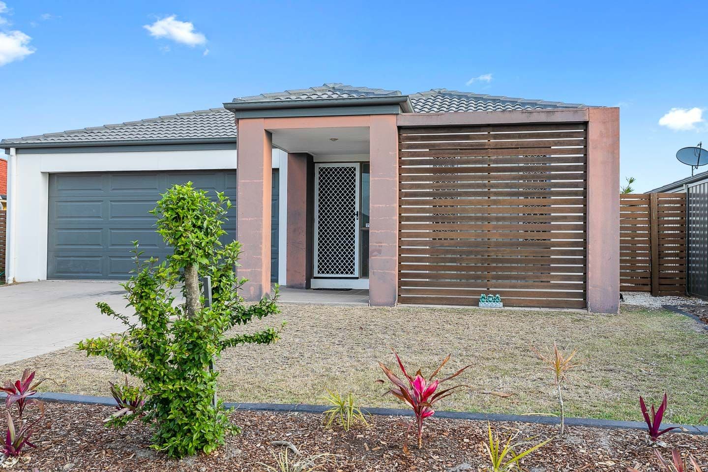 34 Endeavour Way, Eli Waters QLD 4655, Eli Waters - Thumbnail 2