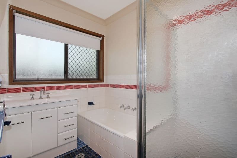 24 Sunwood Drive, Lavington - Thumbnail 4