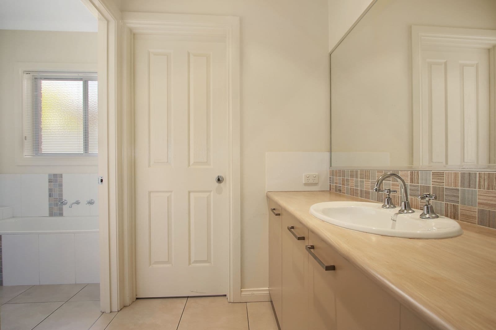 3 Samuel Place, East Albury - Thumbnail 6