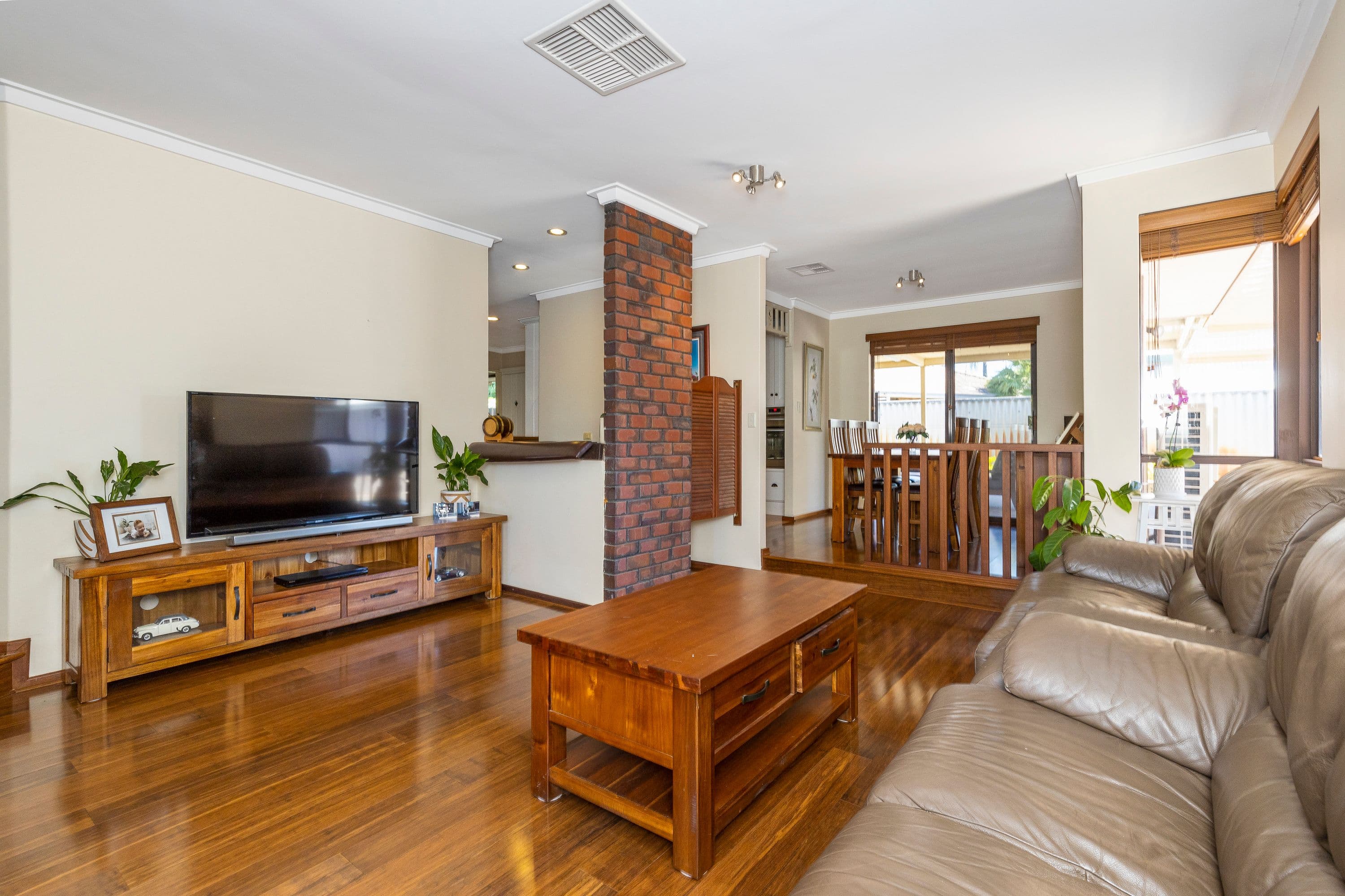 32 Illawarra Crescent North, Ballajura WA 6066, Ballajura - Thumbnail 3