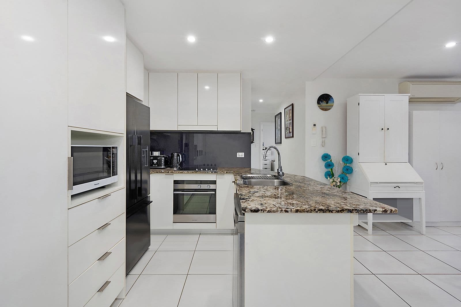 303/4 Anderson Street, Scarborough QLD 4020, Scarborough - Thumbnail 3