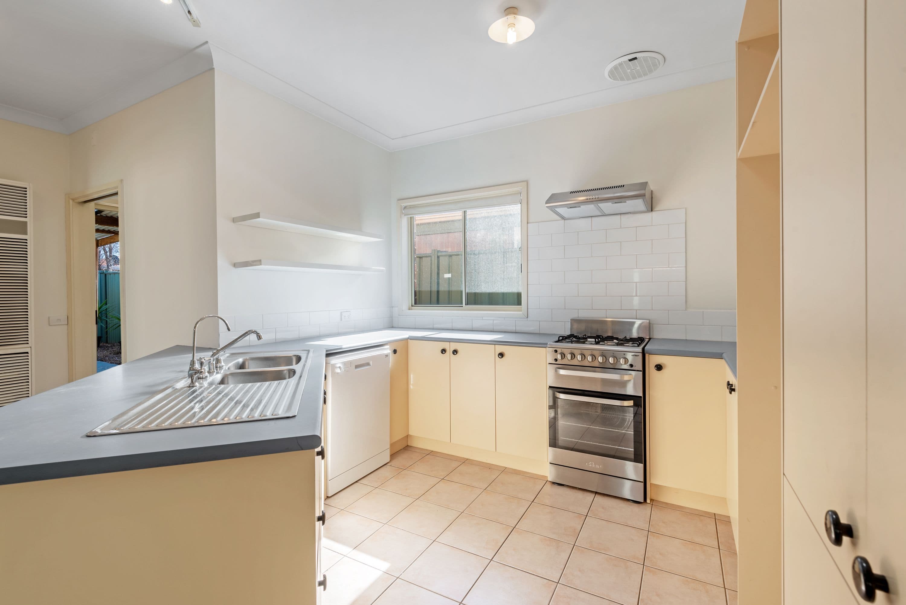 9 Islington Place, Caroline Springs VIC 3023, Caroline Springs - Thumbnail 8