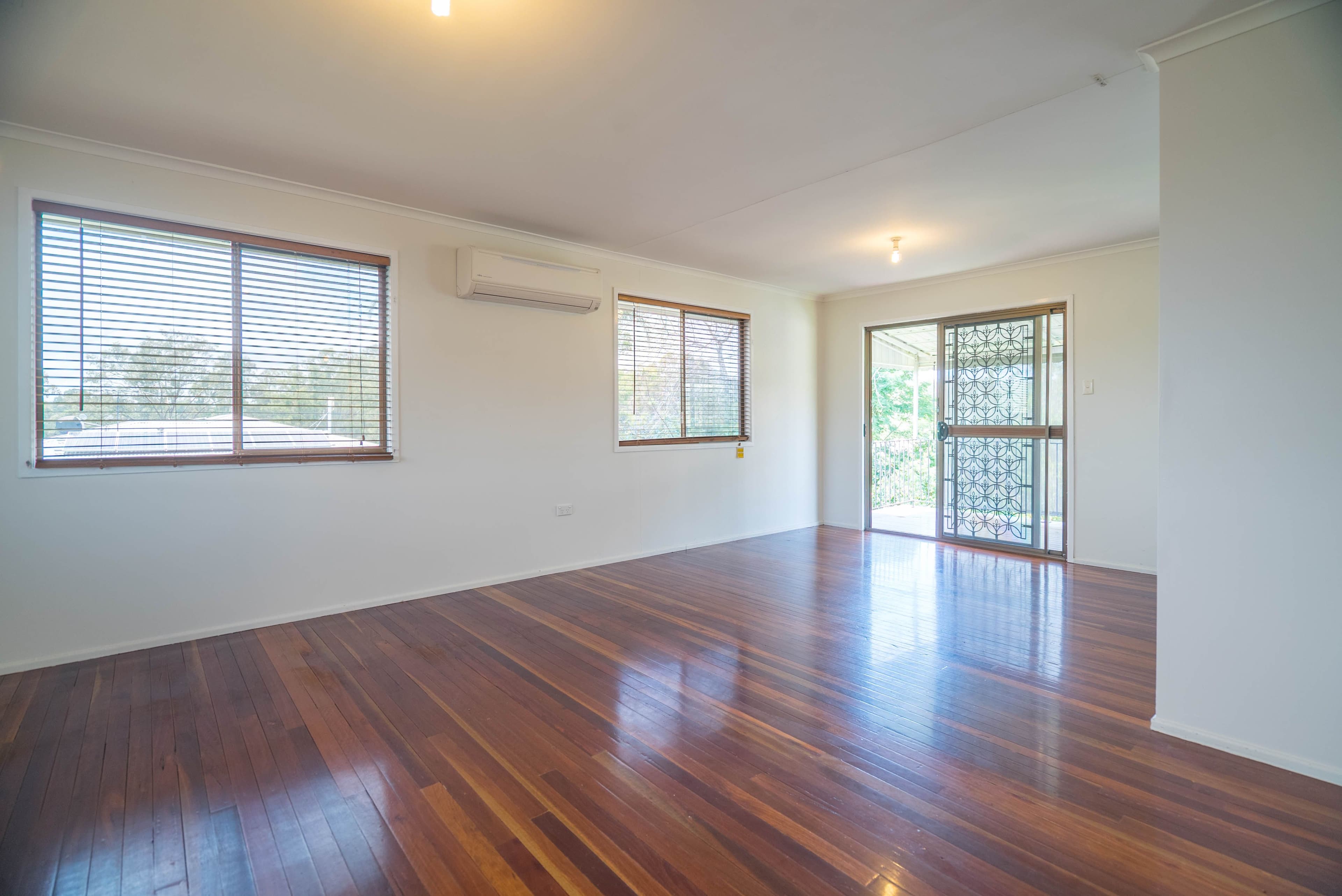 8 Skinner Crescent, Silkstone QLD 4304, Silkstone - Thumbnail 6