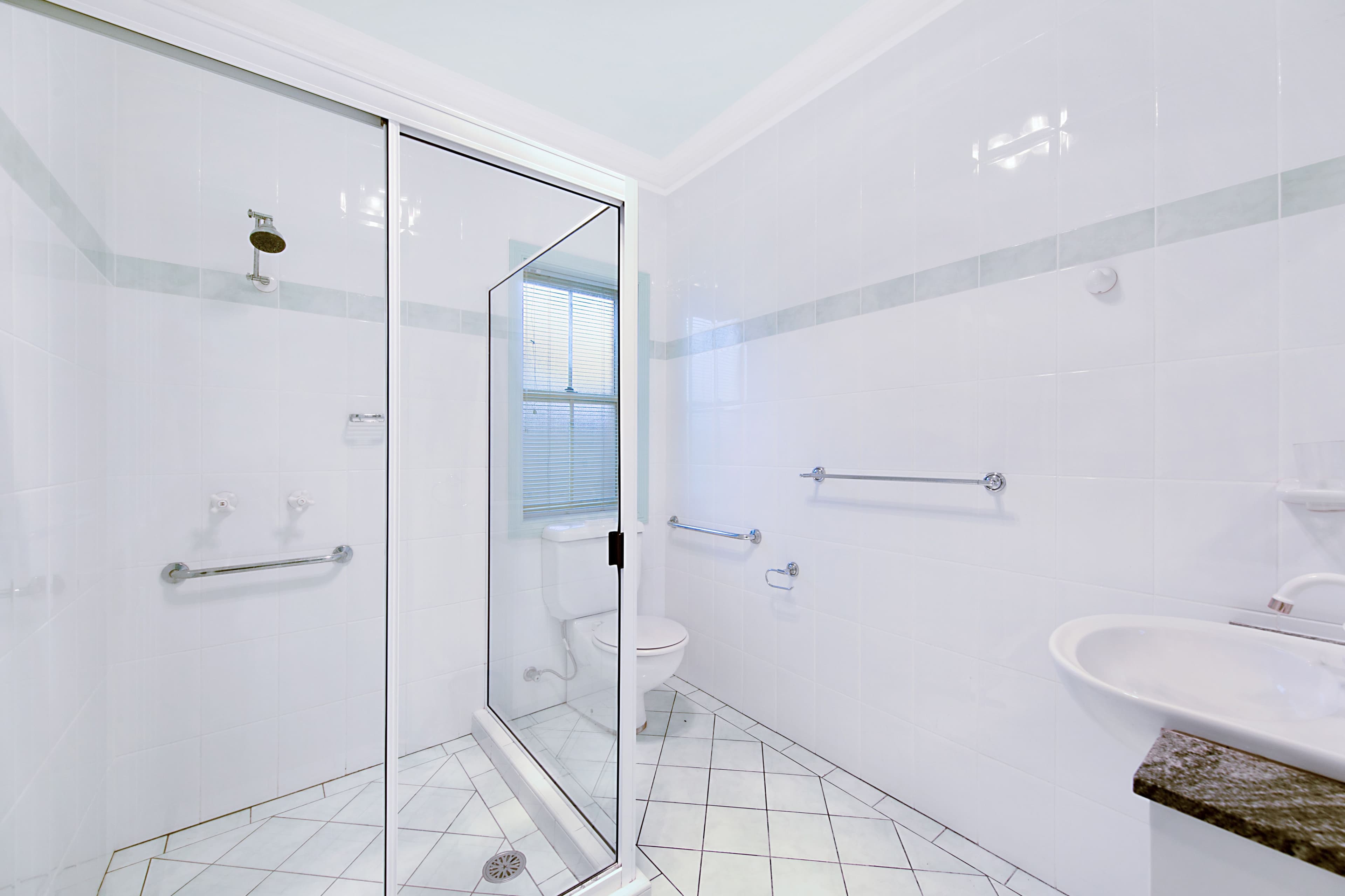 2 Keats Avenue, Bateau Bay NSW 2261, Bateau Bay - Thumbnail 6