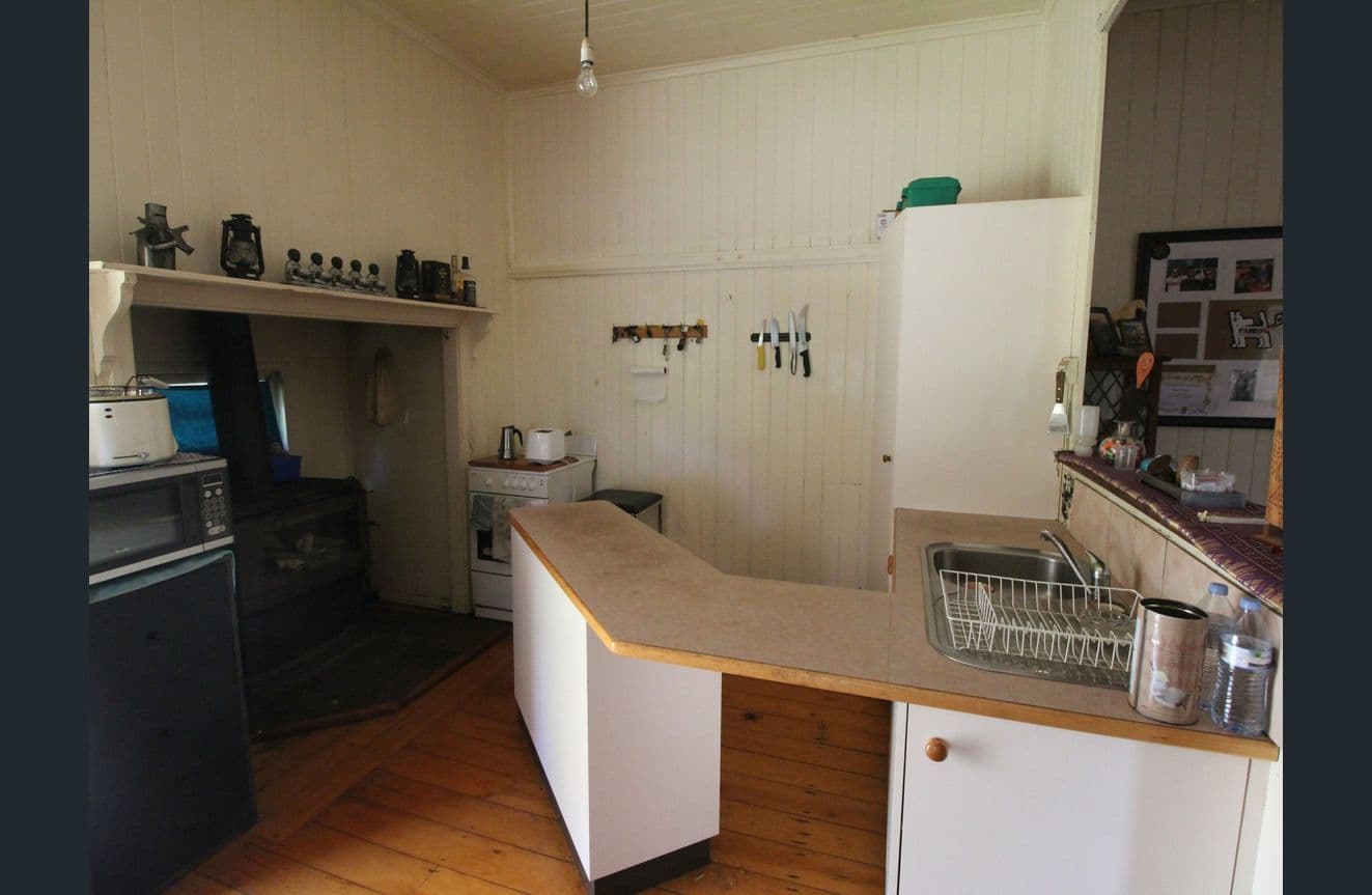 80 Middle Street, Esk QLD 4312, Esk - Thumbnail 2