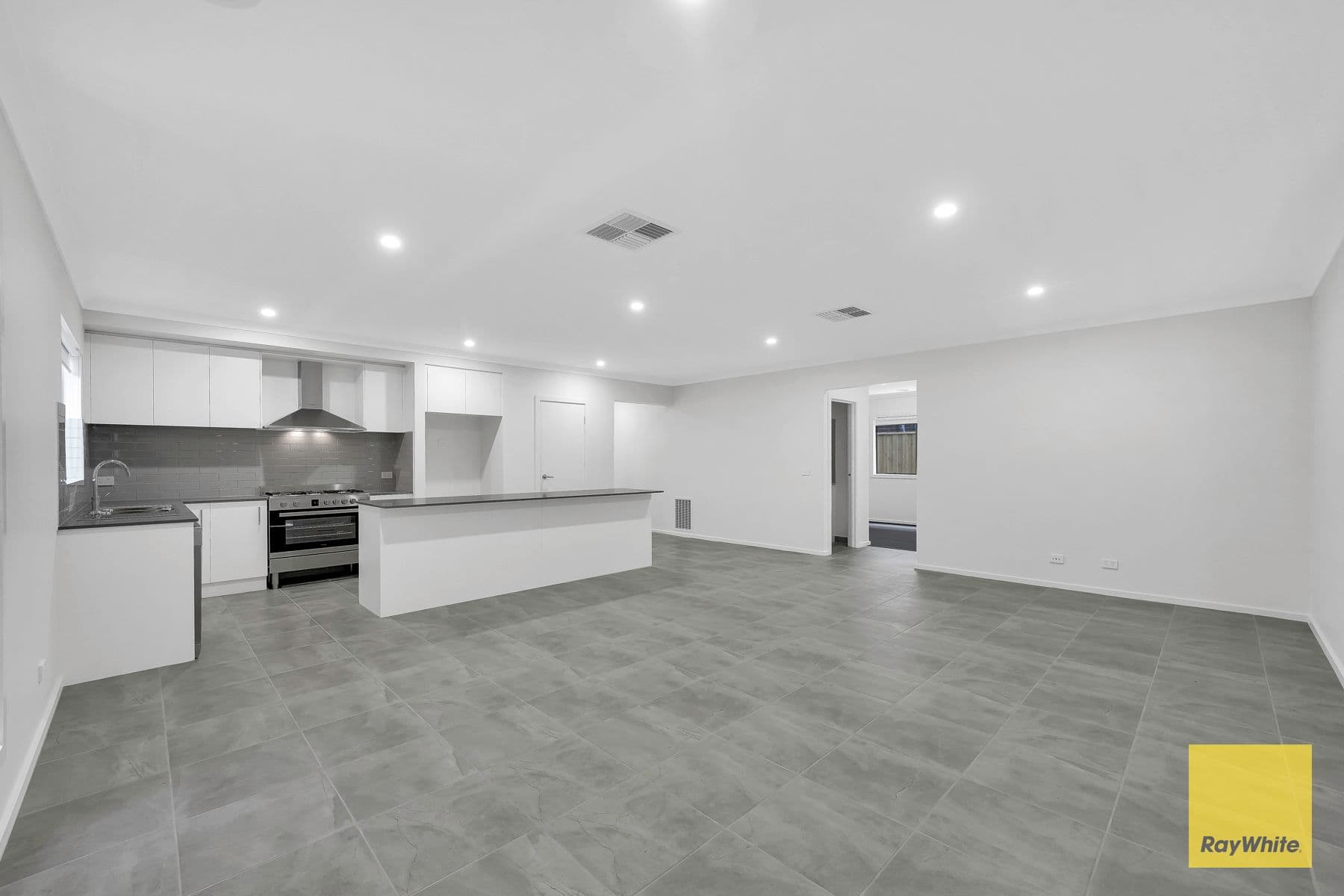 4 Timberland Drive, Tarneit VIC 3029, Tarneit - Thumbnail 8