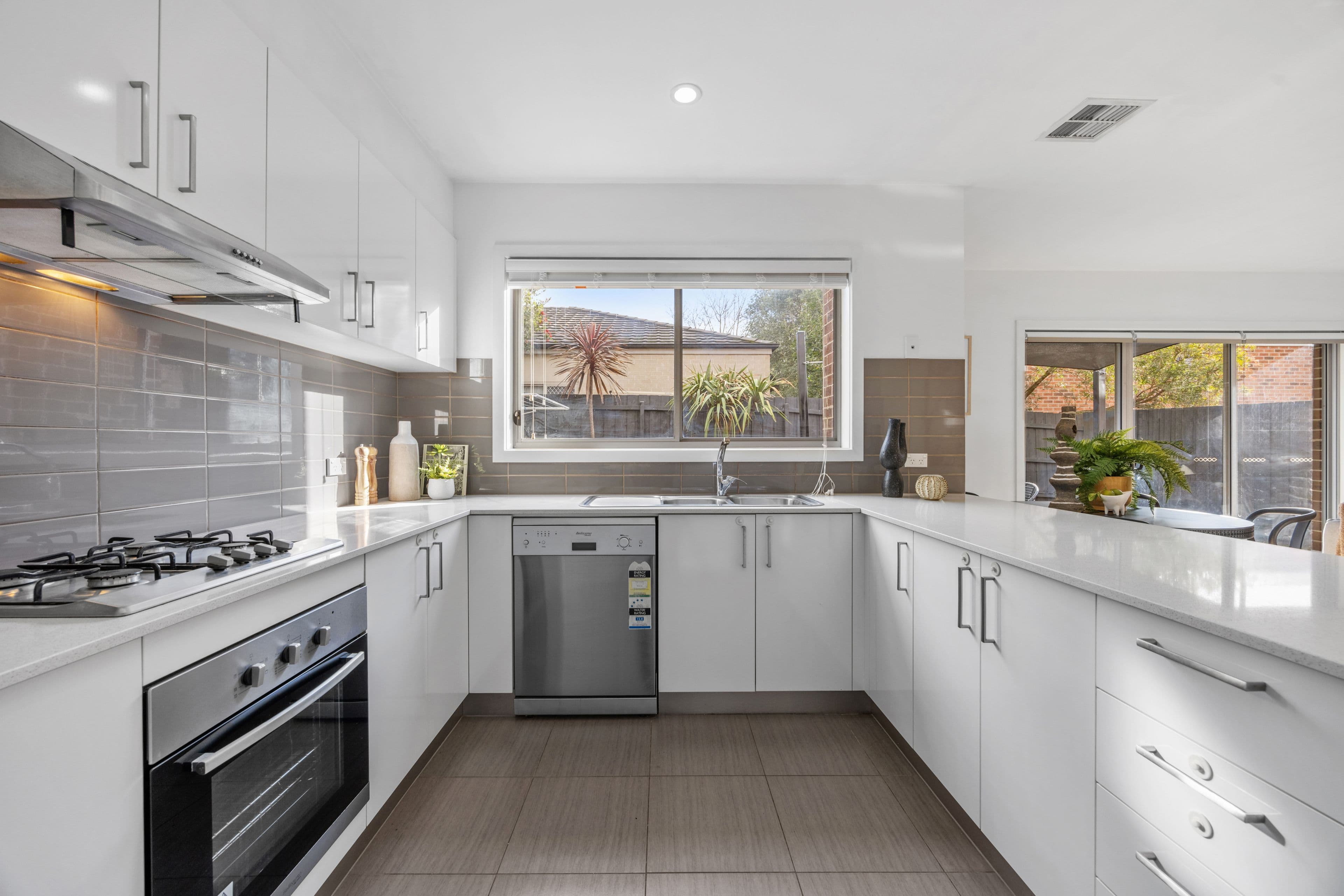 22 Golf Links Road, Berwick VIC 3806, Berwick - Thumbnail 4