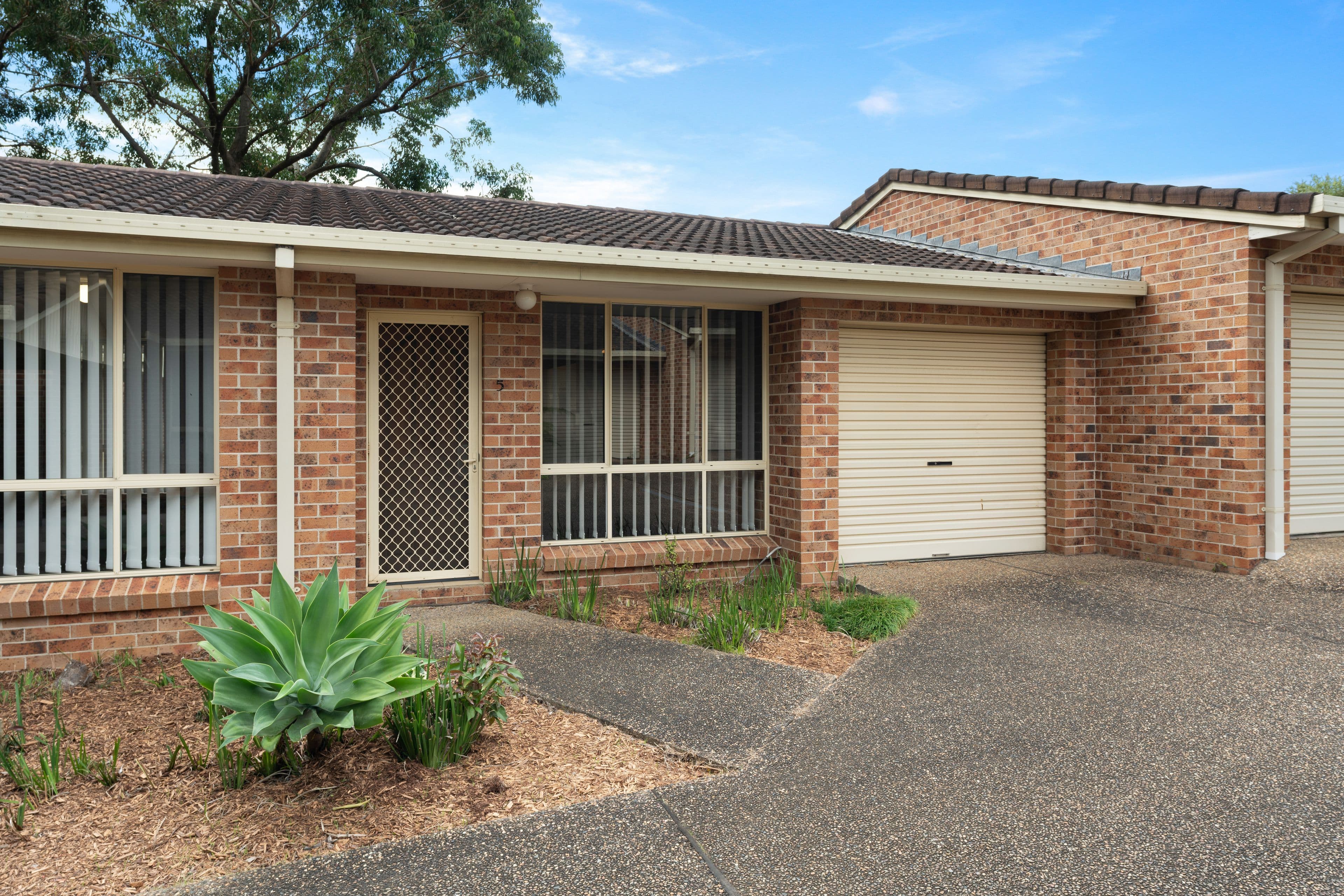 1 Carisbrooke Close, Bomaderry NSW 2541, Bomaderry - Image 1