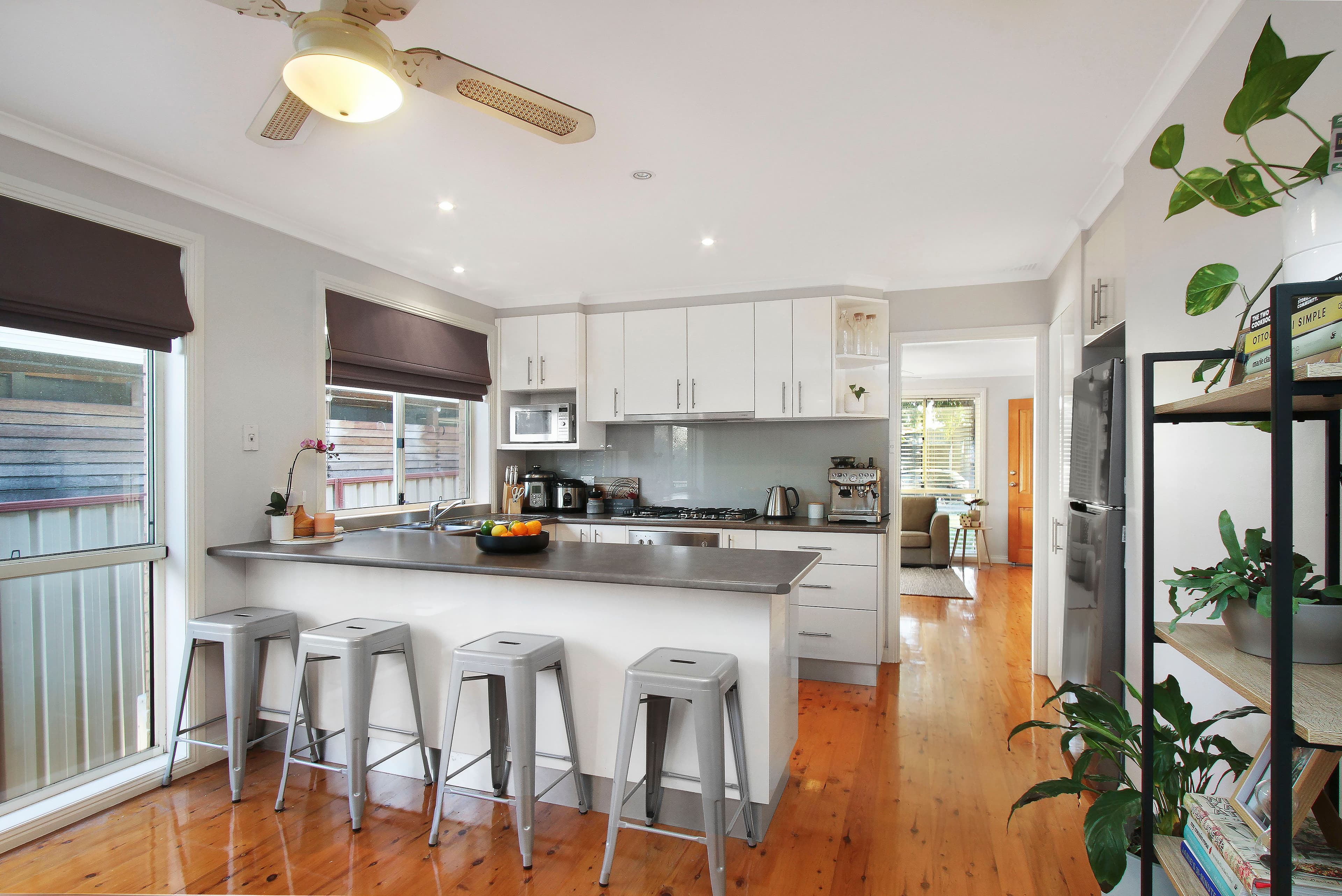 10 Isa Close, Bossley Park NSW 2176, Bossley Park - Thumbnail 3