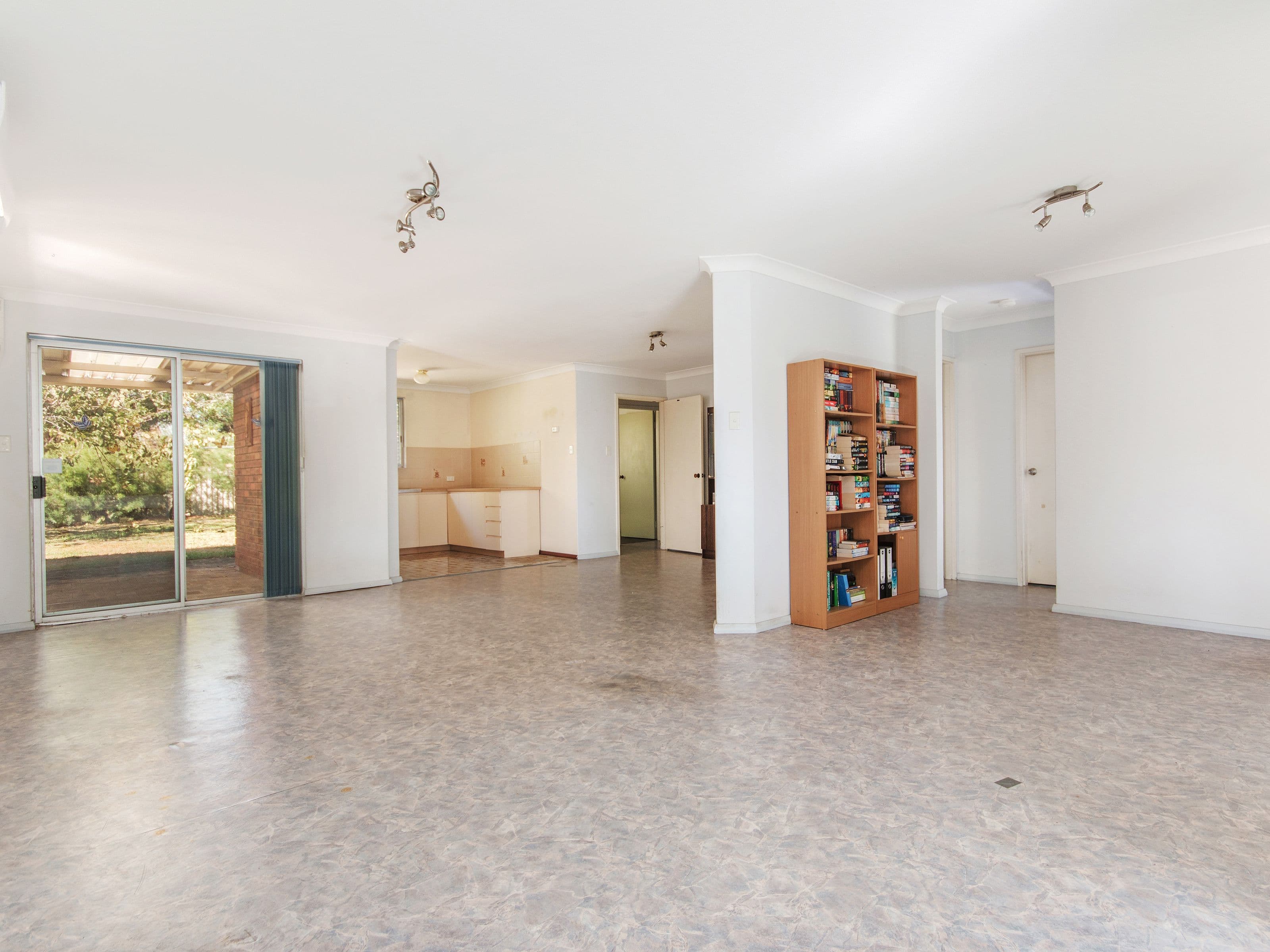 20 Willmott Drive, Cooloongup WA 6168, Cooloongup - Thumbnail 3