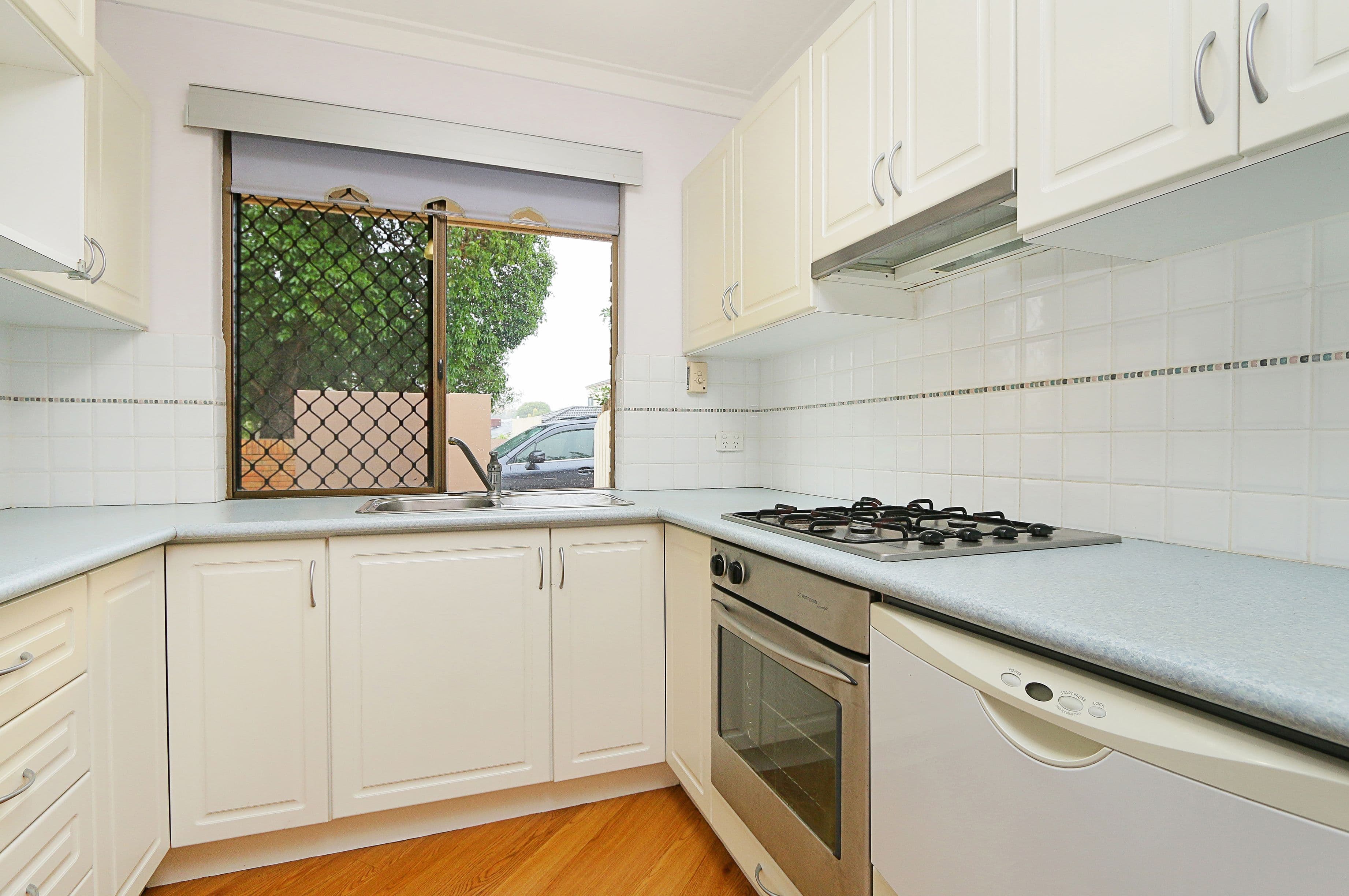 7 Hesford Avenue, Mount Pleasant WA 6153, Mount Pleasant - Thumbnail 4