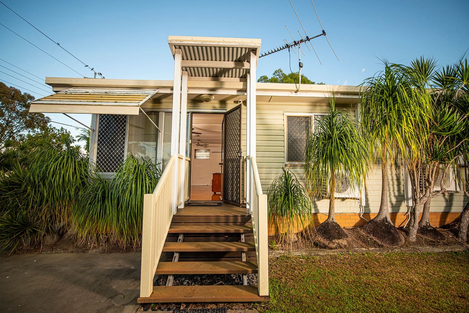 27 Hawthorne Street, Woody Point QLD 4019, Woody Point - Thumbnail 3