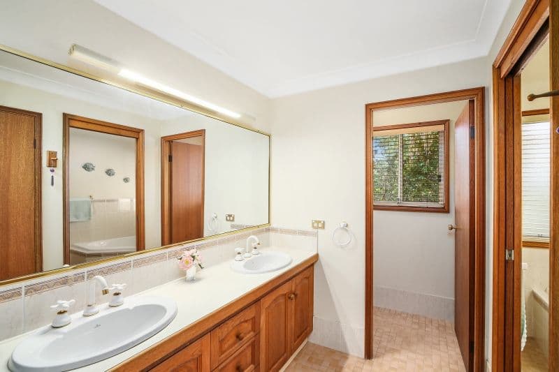 1 Merindah Avenue, Green Point - Thumbnail 8