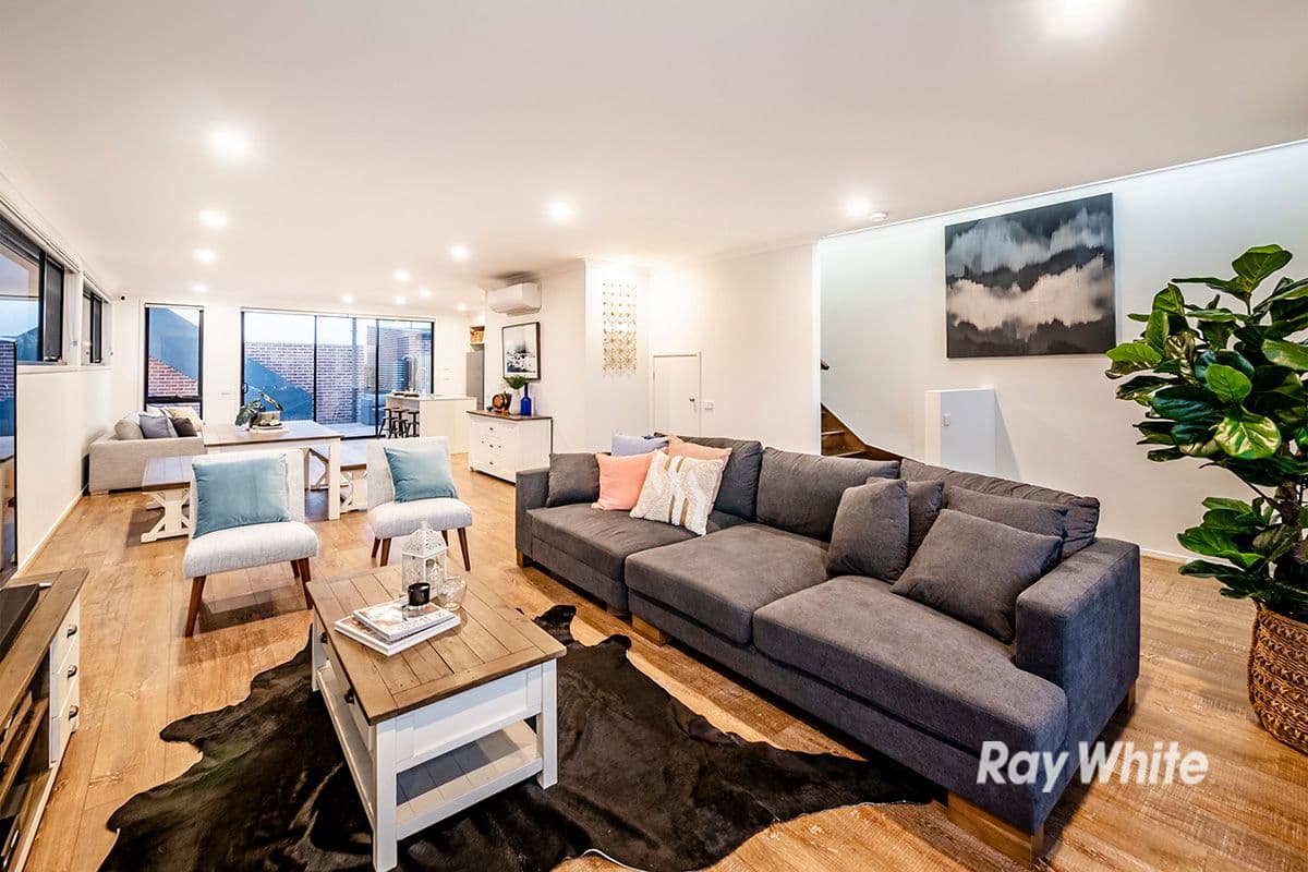 8 Parkdale Drive, Lyndhurst VIC 3975, Lyndhurst - Thumbnail 2
