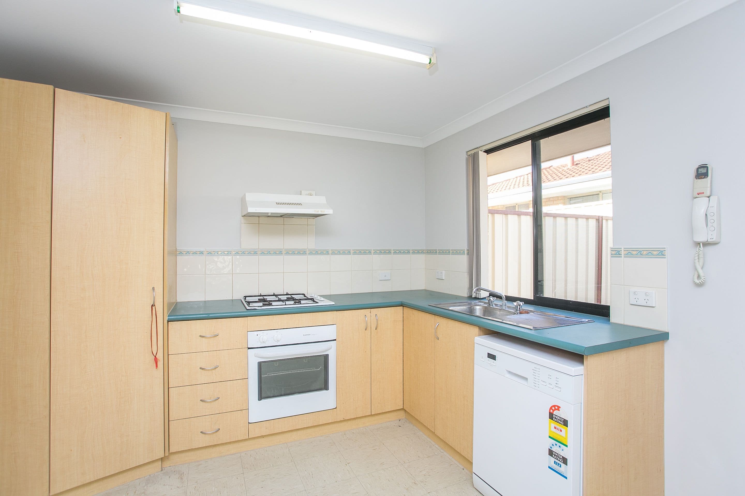 Unit 2, 22 Avon Crescent, Viveash WA 6056, Viveash - Thumbnail 2