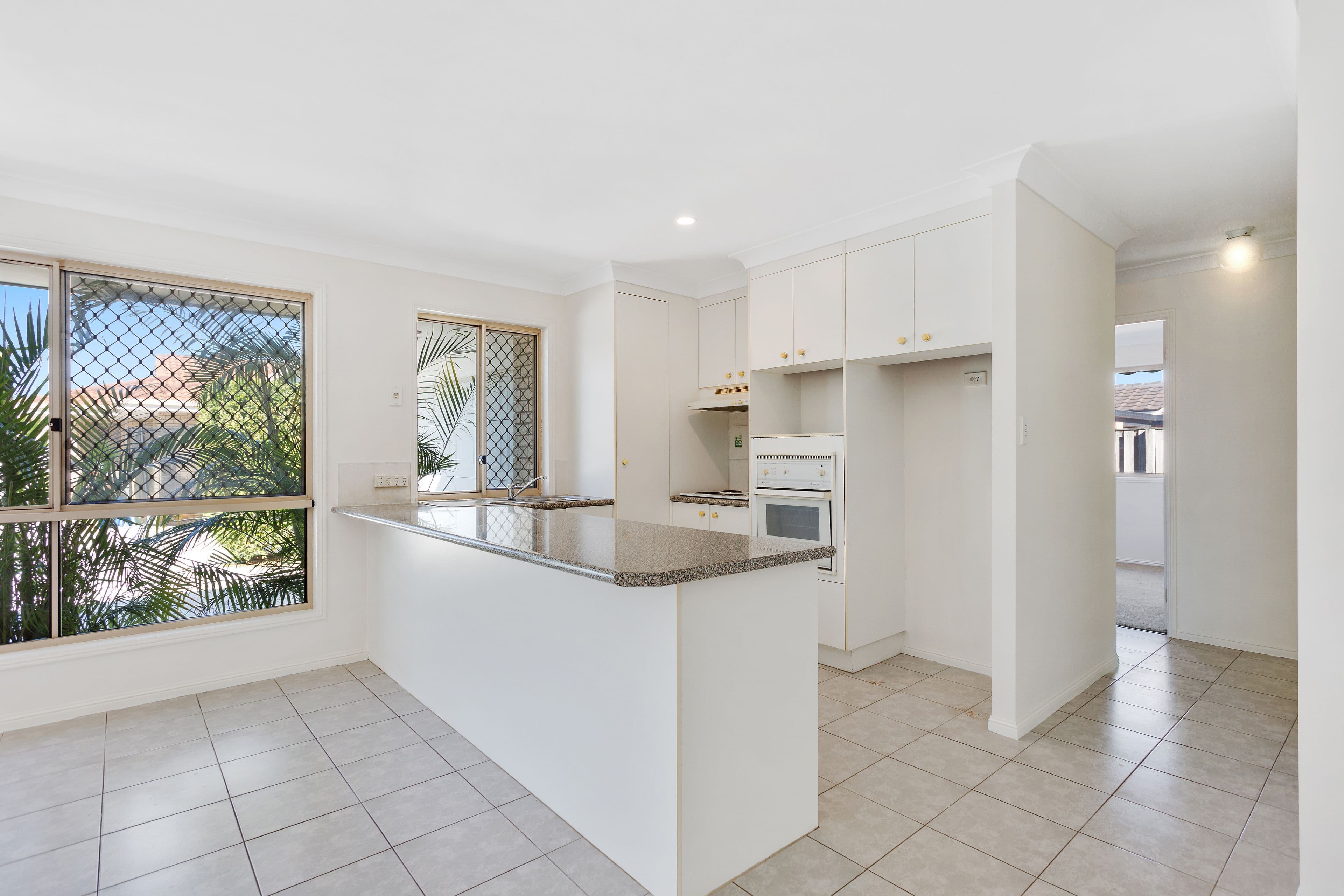 7 Dartmouth Court, Varsity Lakes QLD 4227, Varsity Lakes - Thumbnail 3