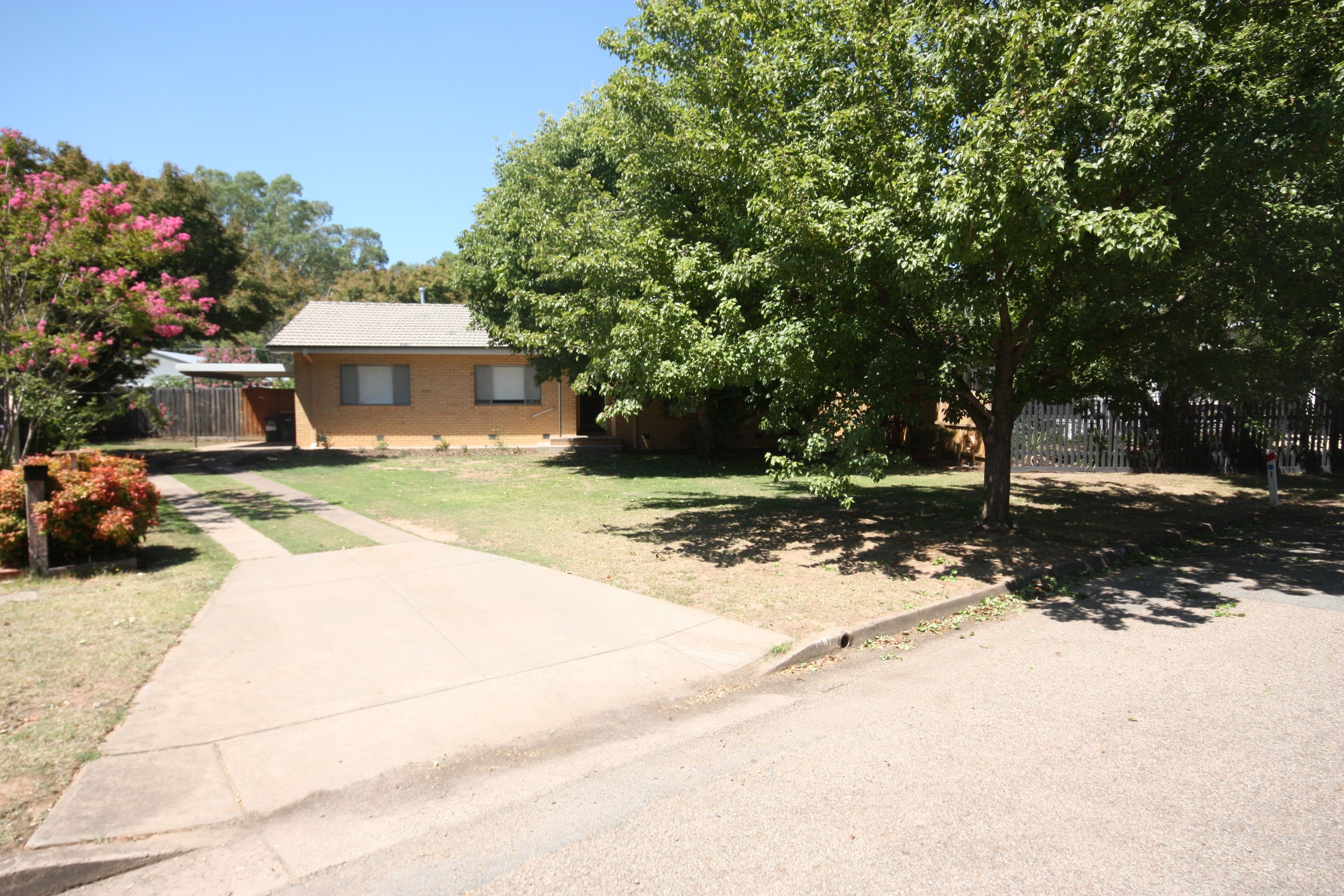 11 Quantrill Avenue, Benalla VIC 3672, Benalla - Image 1
