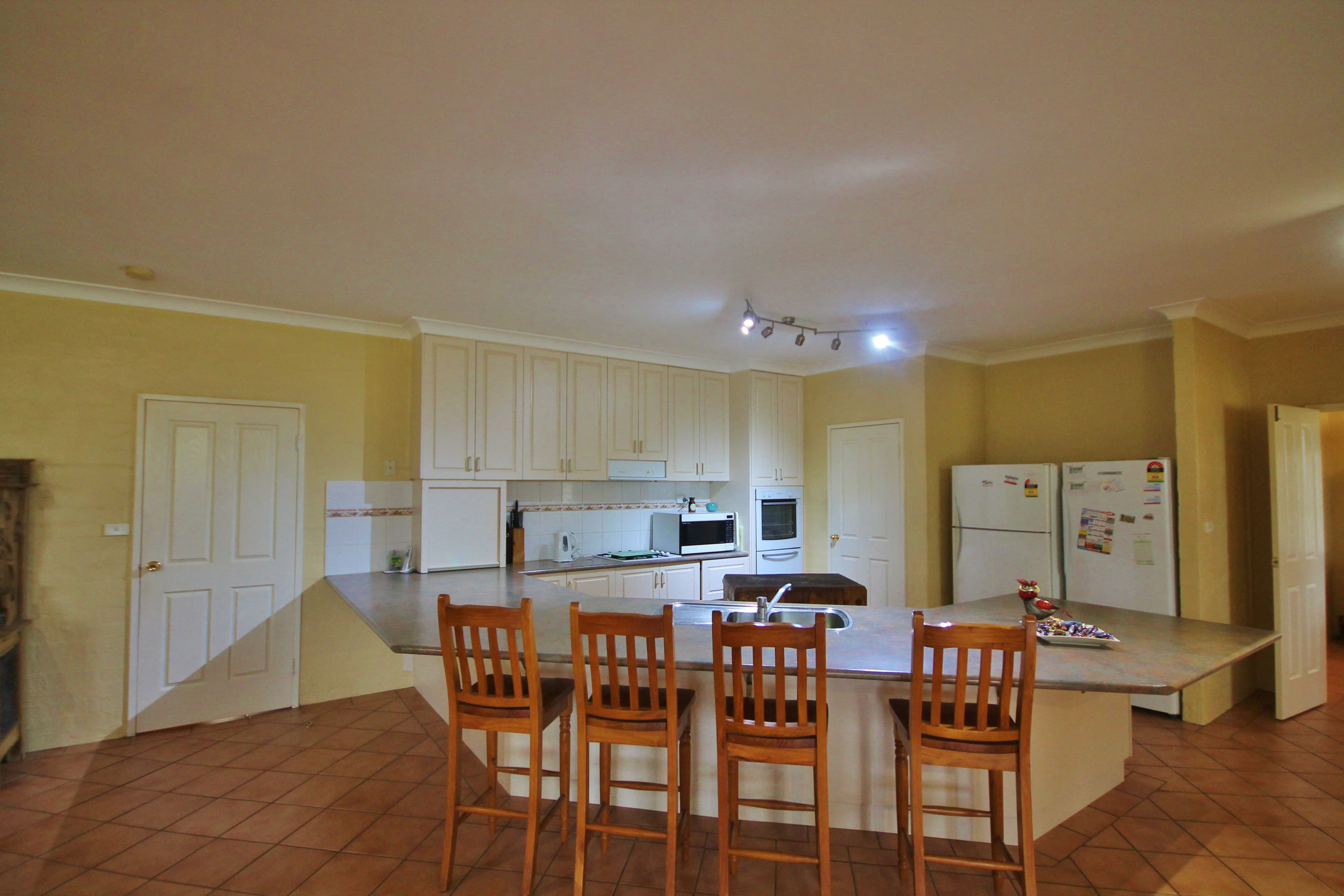 4678 Olympic Highway, Young - Thumbnail 3