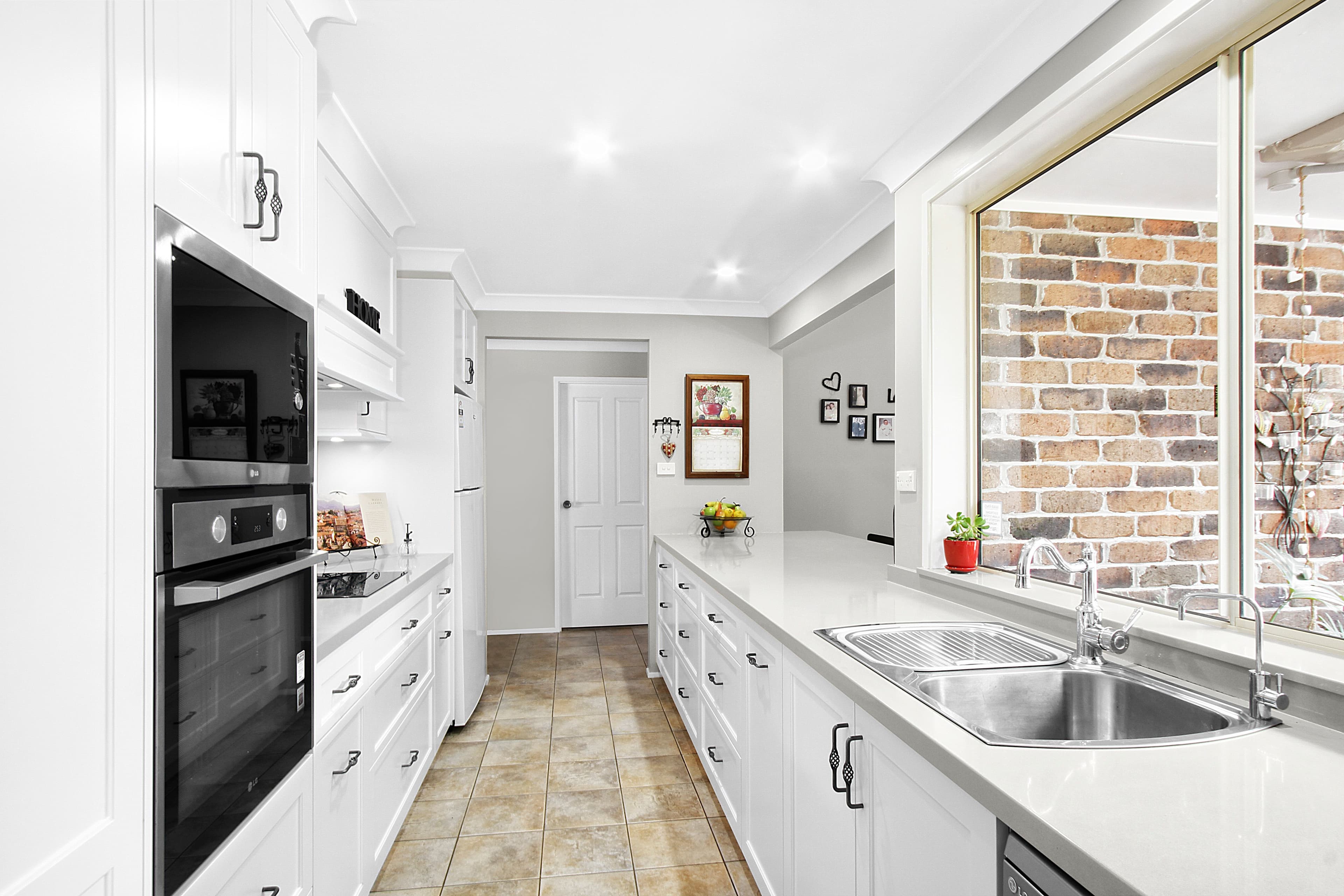 11 Kingston Place, Abbotsbury - Thumbnail 4