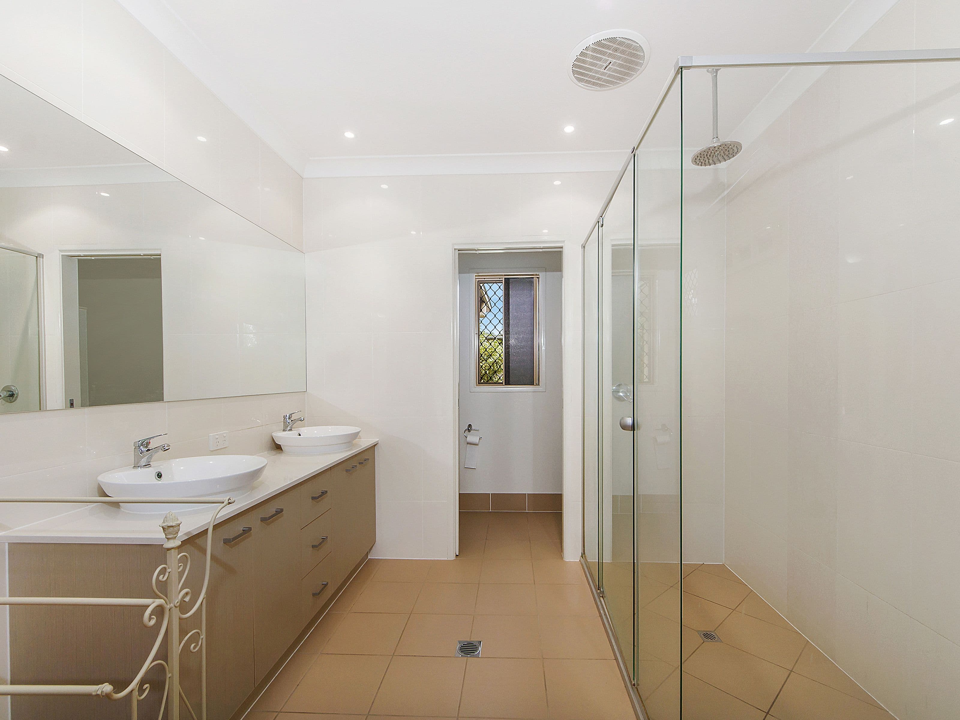 42 Ginger Rogers Road, Maudsland QLD 4210, Maudsland - Thumbnail 4