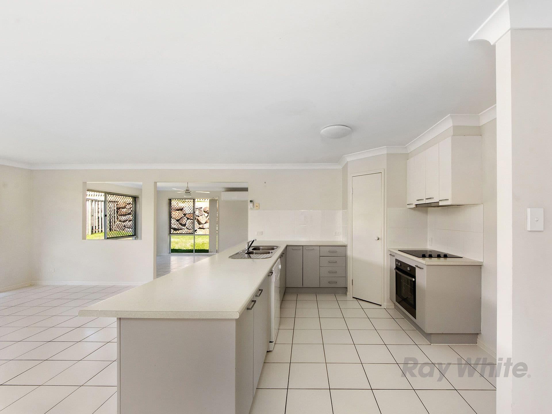 12 Ainslie Street, Pacific Pines QLD 4211, Pacific Pines - Thumbnail 3