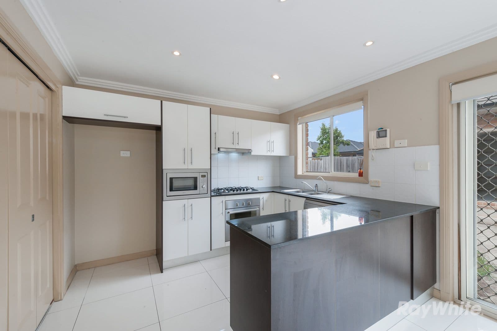 14 Castleford Terrace, Stanhope Gardens - Thumbnail 4