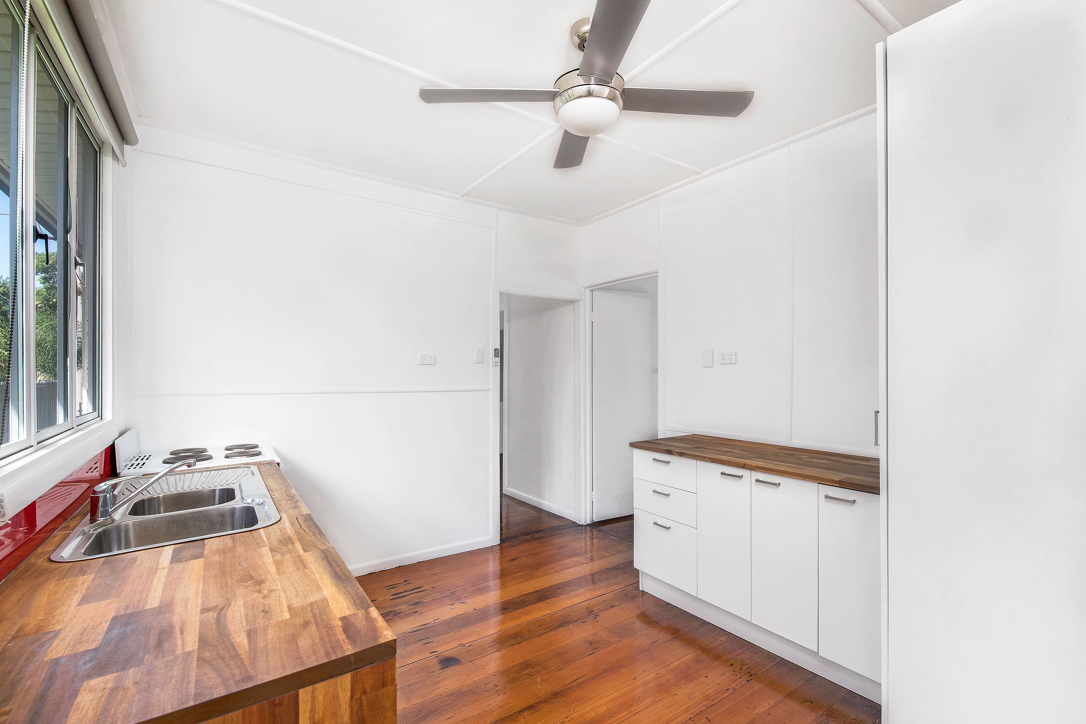 9 Mcaneny Street, Redcliffe QLD 4020, Redcliffe - Thumbnail 3