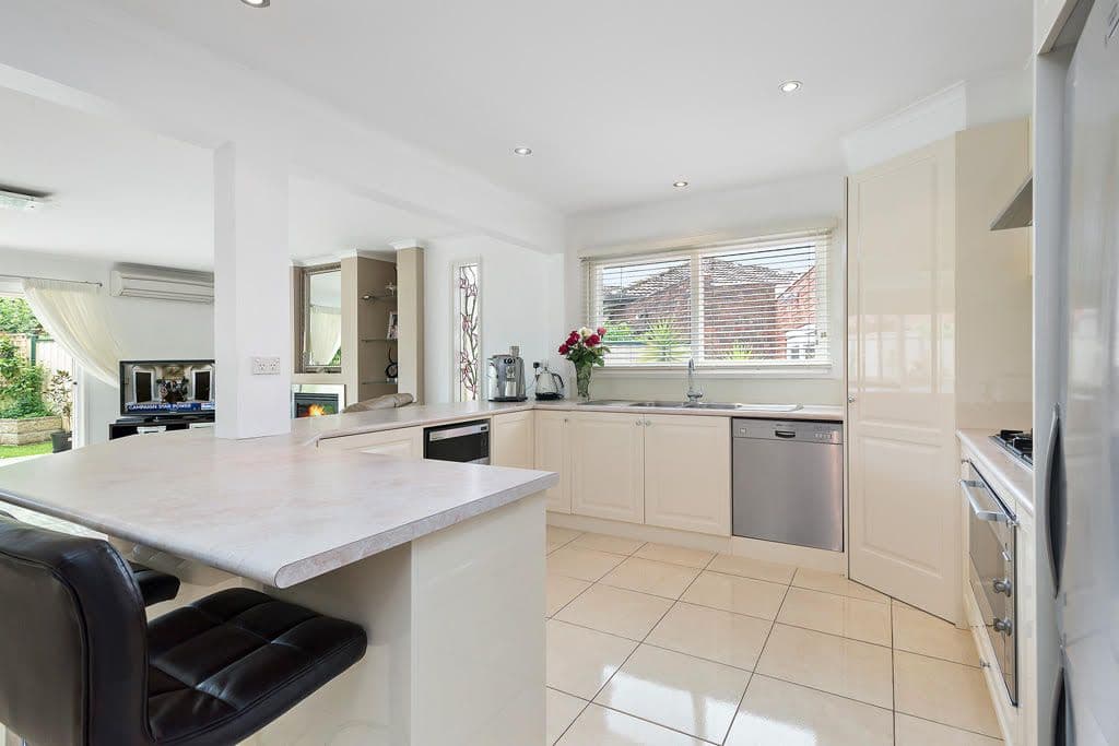 60 Veronica Crescent, Mill Park VIC 3082, Mill Park - Thumbnail 2