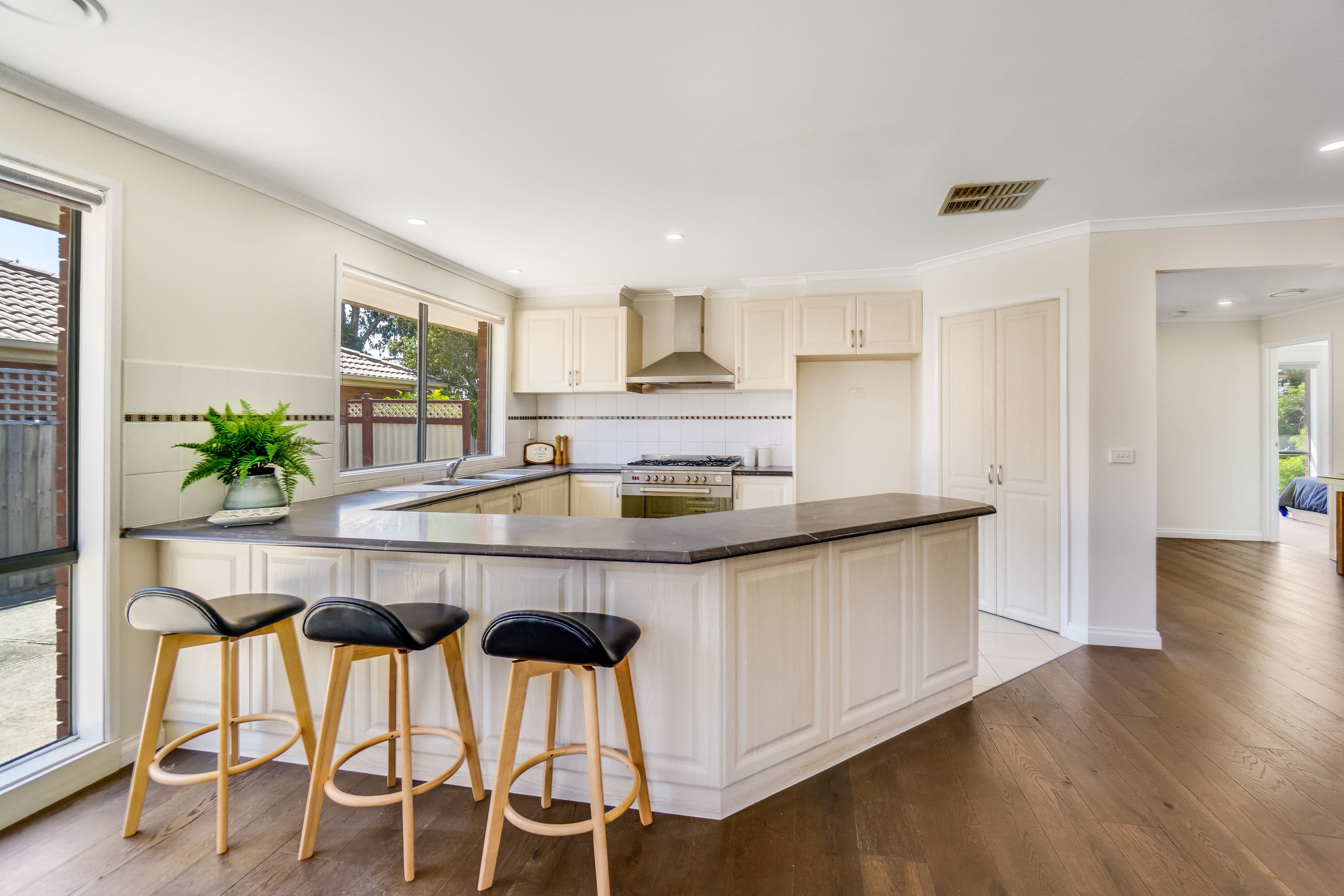 70 Dundee Way, Sydenham VIC 3037, Sydenham - Thumbnail 2
