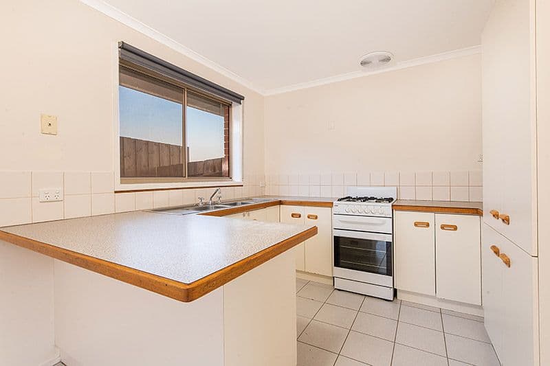 5 Tinara Court, Cranbourne North VIC 3977, Cranbourne North - Thumbnail 4