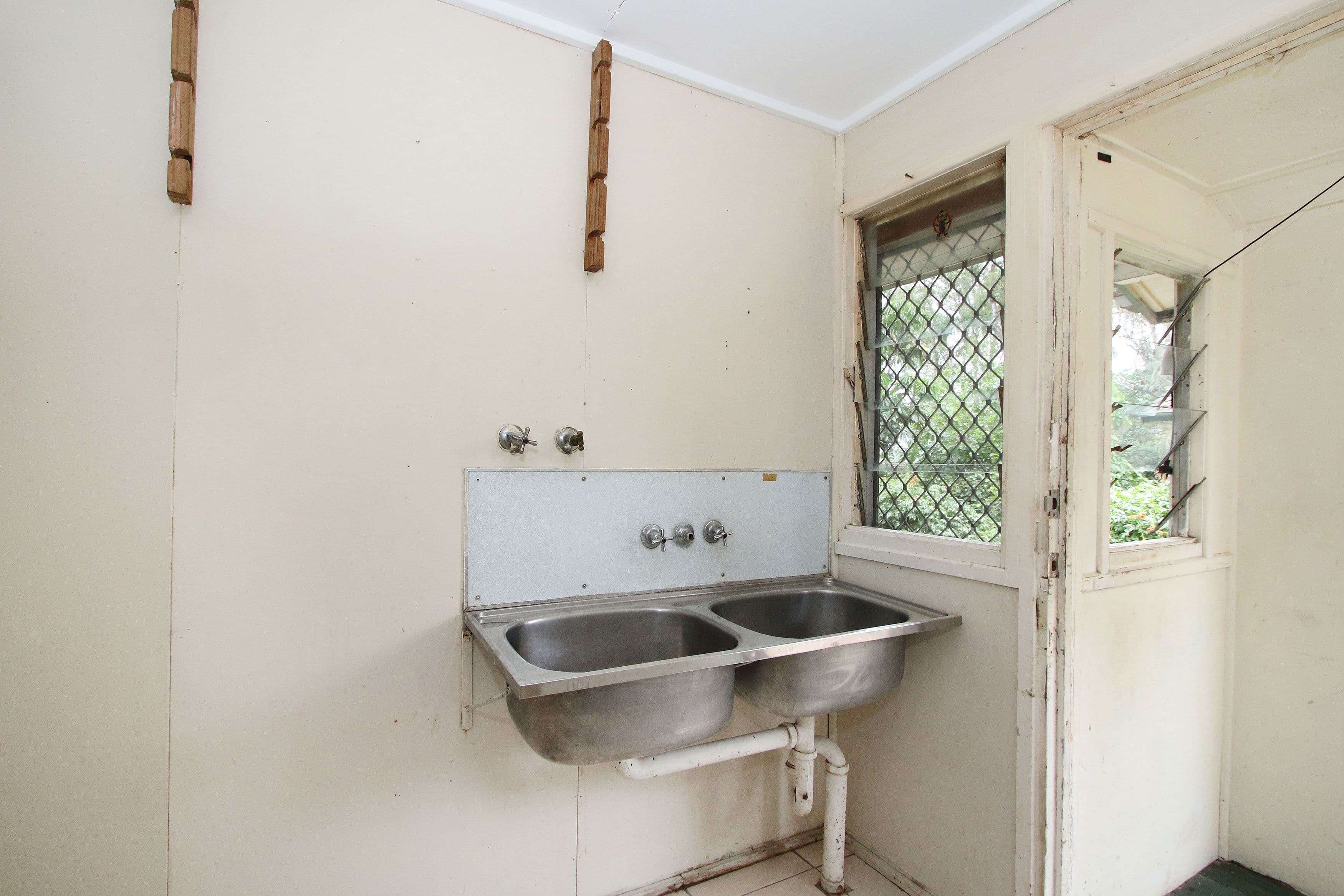 25 Bannerman Street, Riverview QLD 4303, Riverview - Thumbnail 8