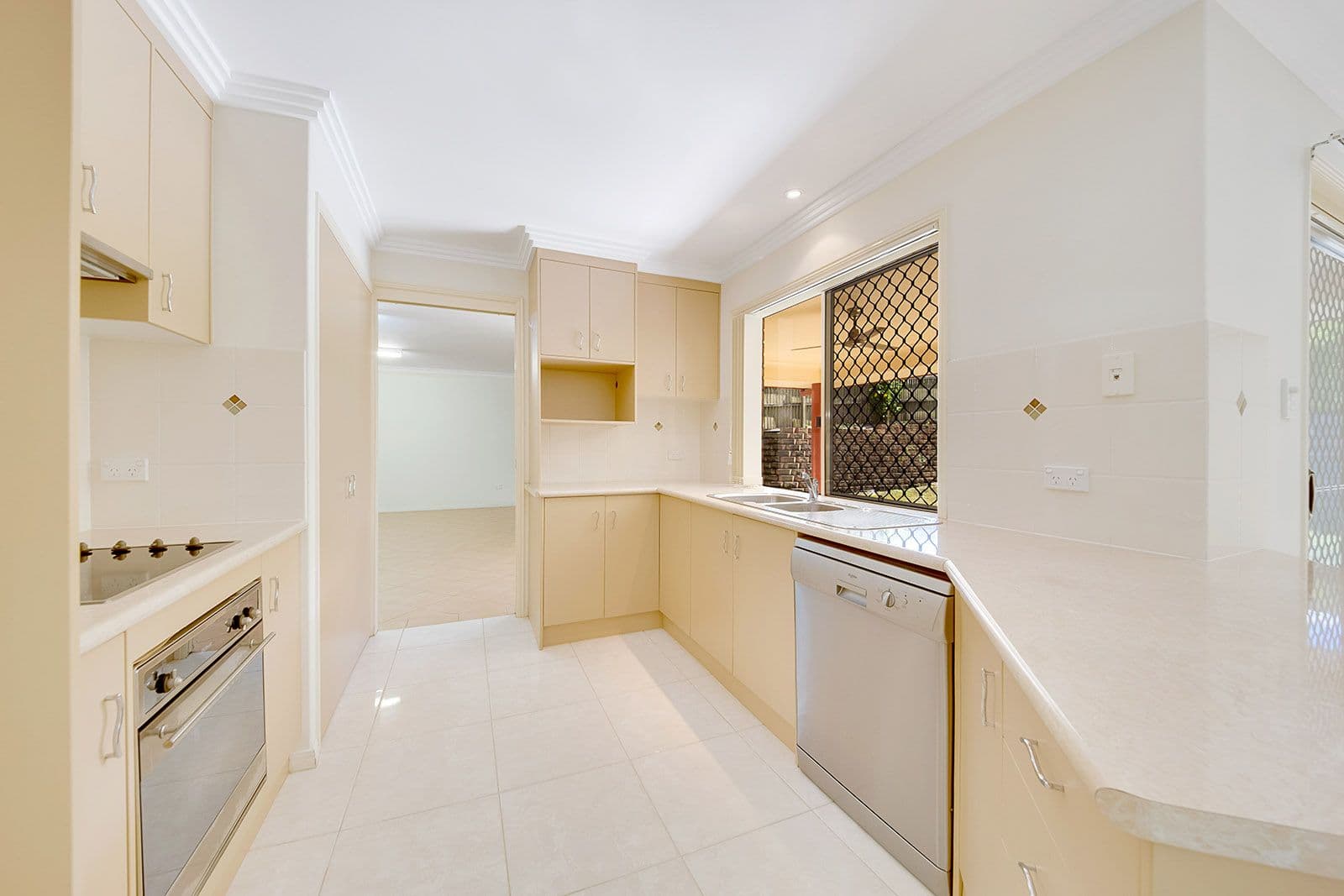 5 Daydream Drive, Clinton QLD 4680, Clinton - Thumbnail 3