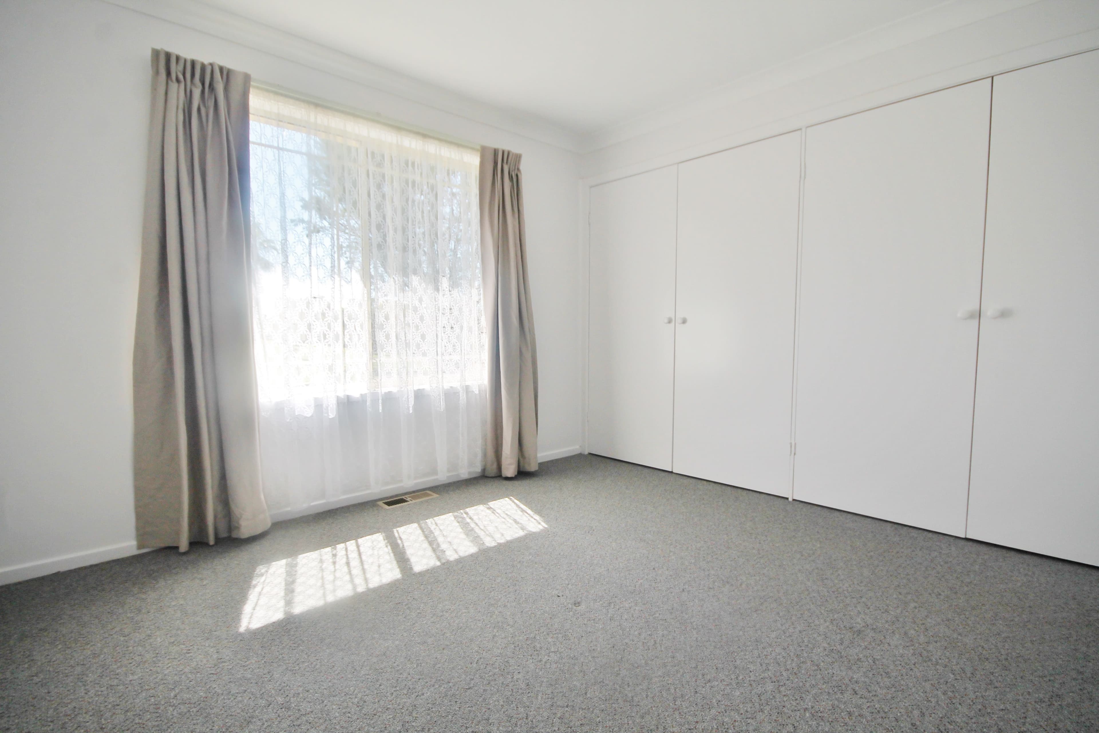 1 Brocade Place, Young - Thumbnail 8