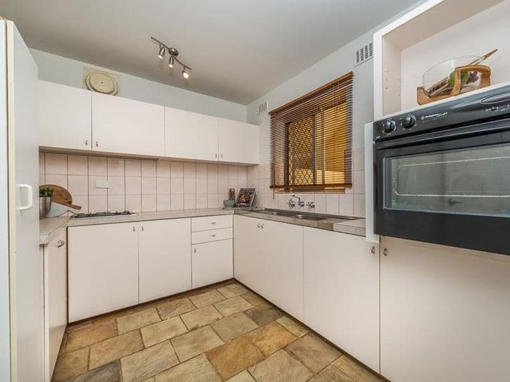 1/51 Hastings Street, Scarborough WA 6019, Scarborough - Thumbnail 4