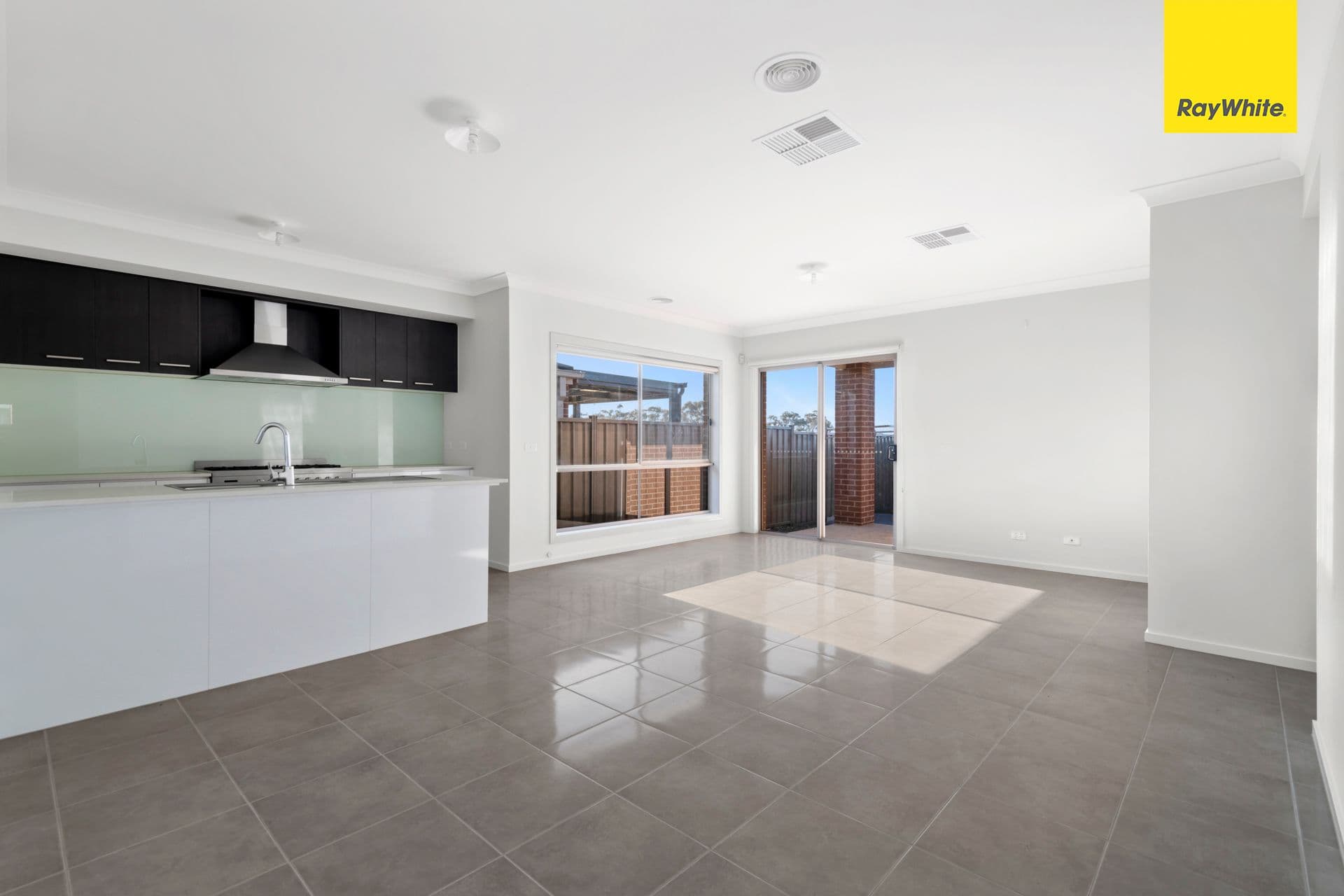 4 Slate Way, COBBLEBANK VIC 3338, Cobblebank - Thumbnail 8
