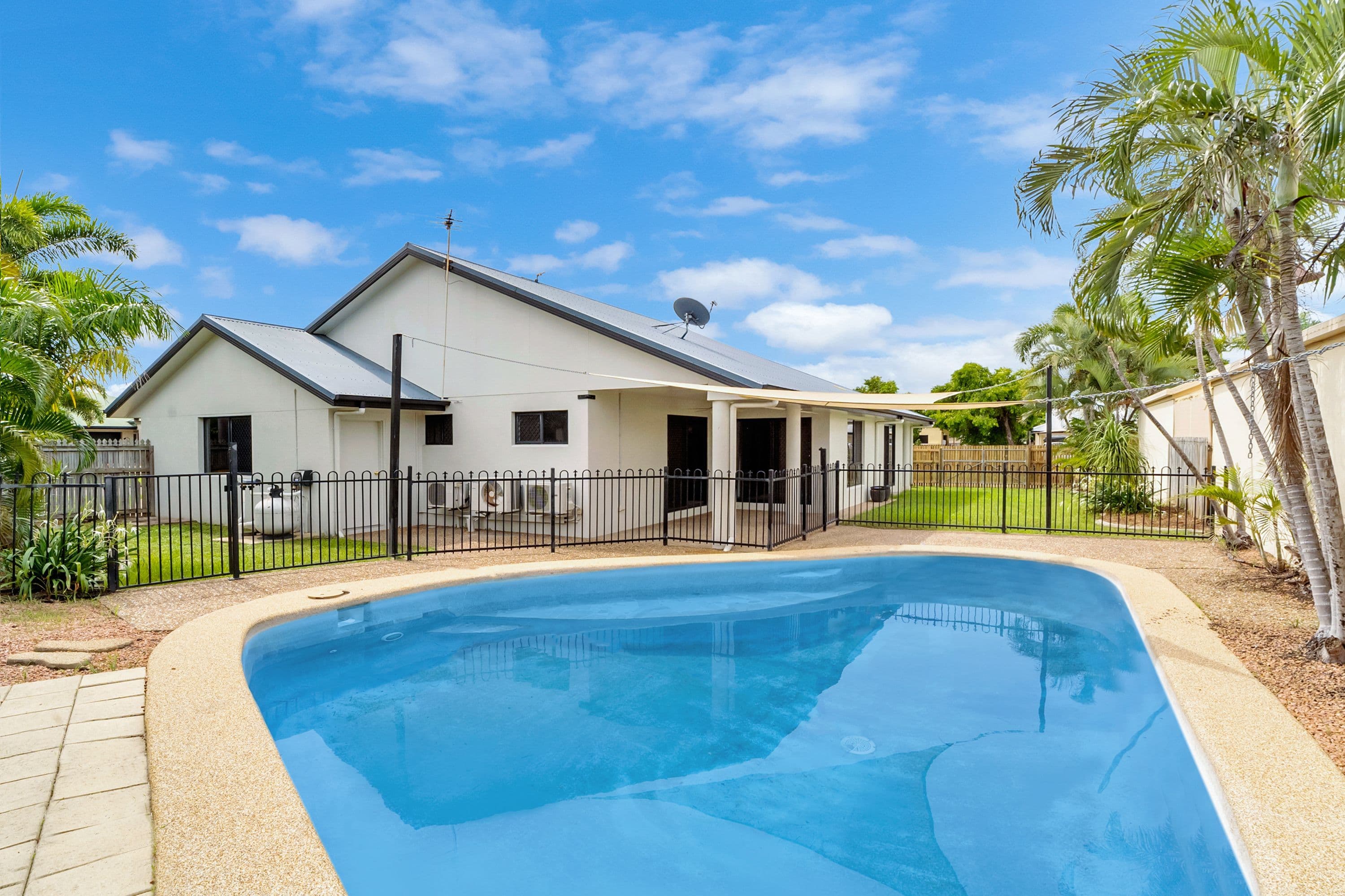 11 Florida Place, Kirwan QLD 4817, Kirwan - Thumbnail 2