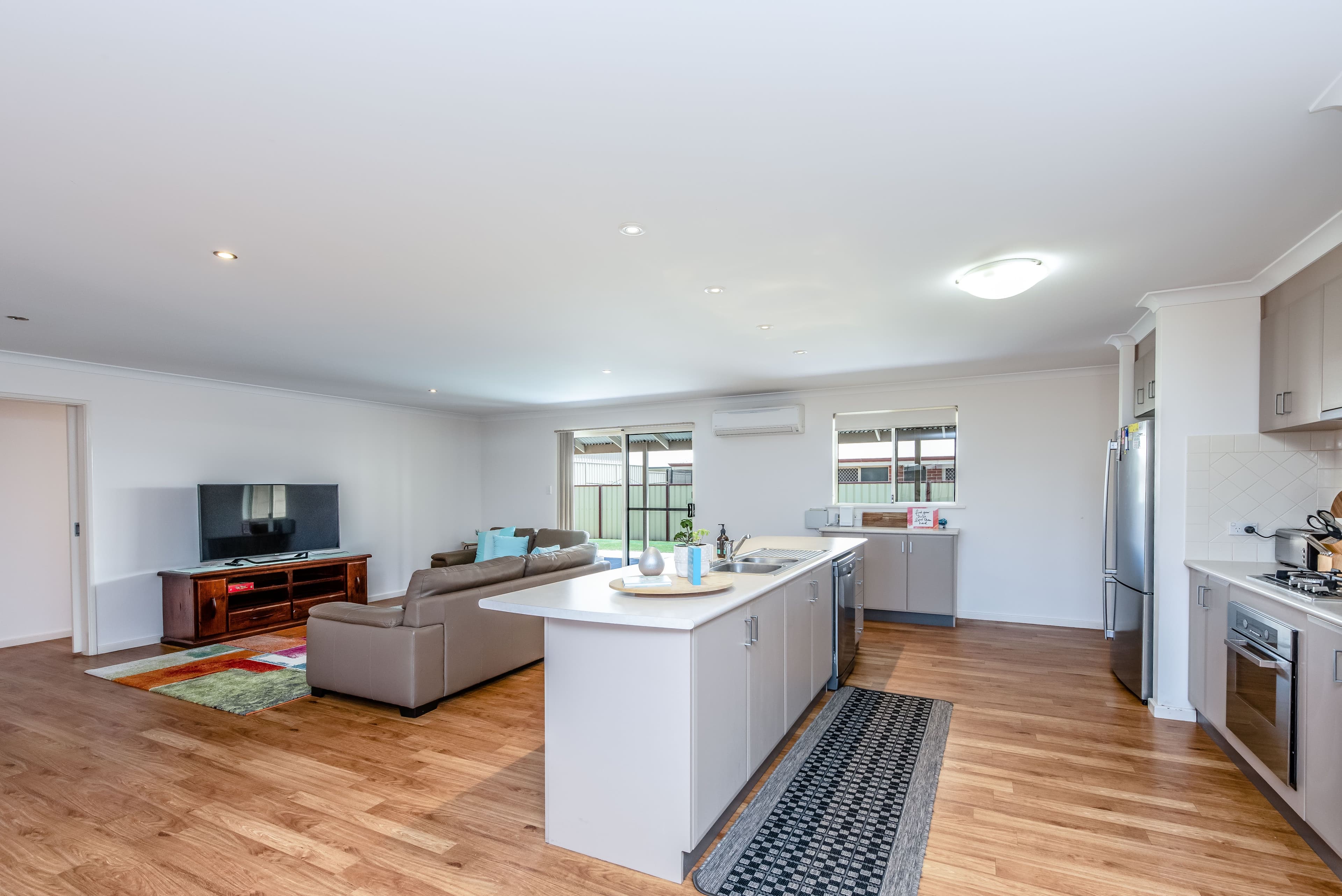 7 Awanui Street, Wandina WA 6530, Wandina - Thumbnail 2