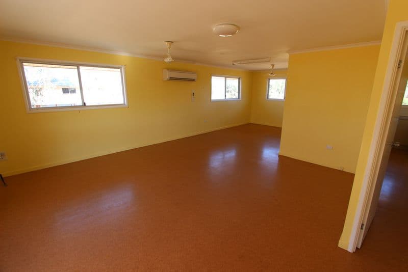 8 Cypress Street, Charleville QLD 4470, Charleville - Thumbnail 3