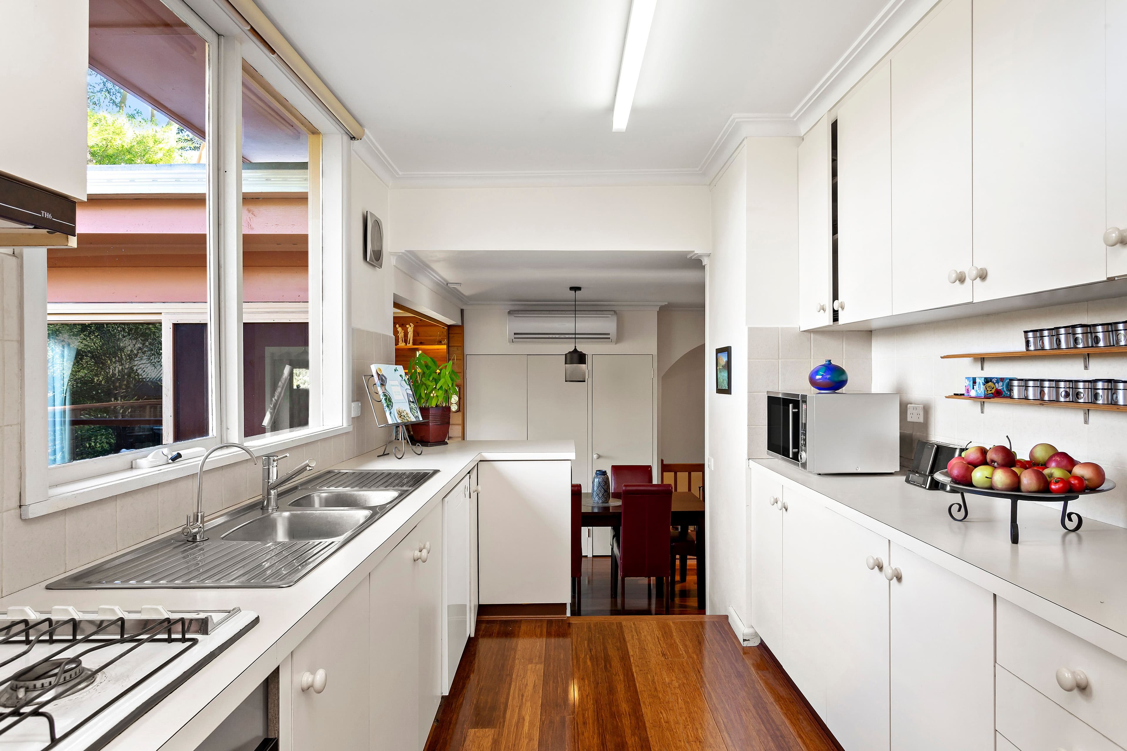 18 Falconer Street, Glen Waverley VIC 3150, Glen Waverley - Thumbnail 5