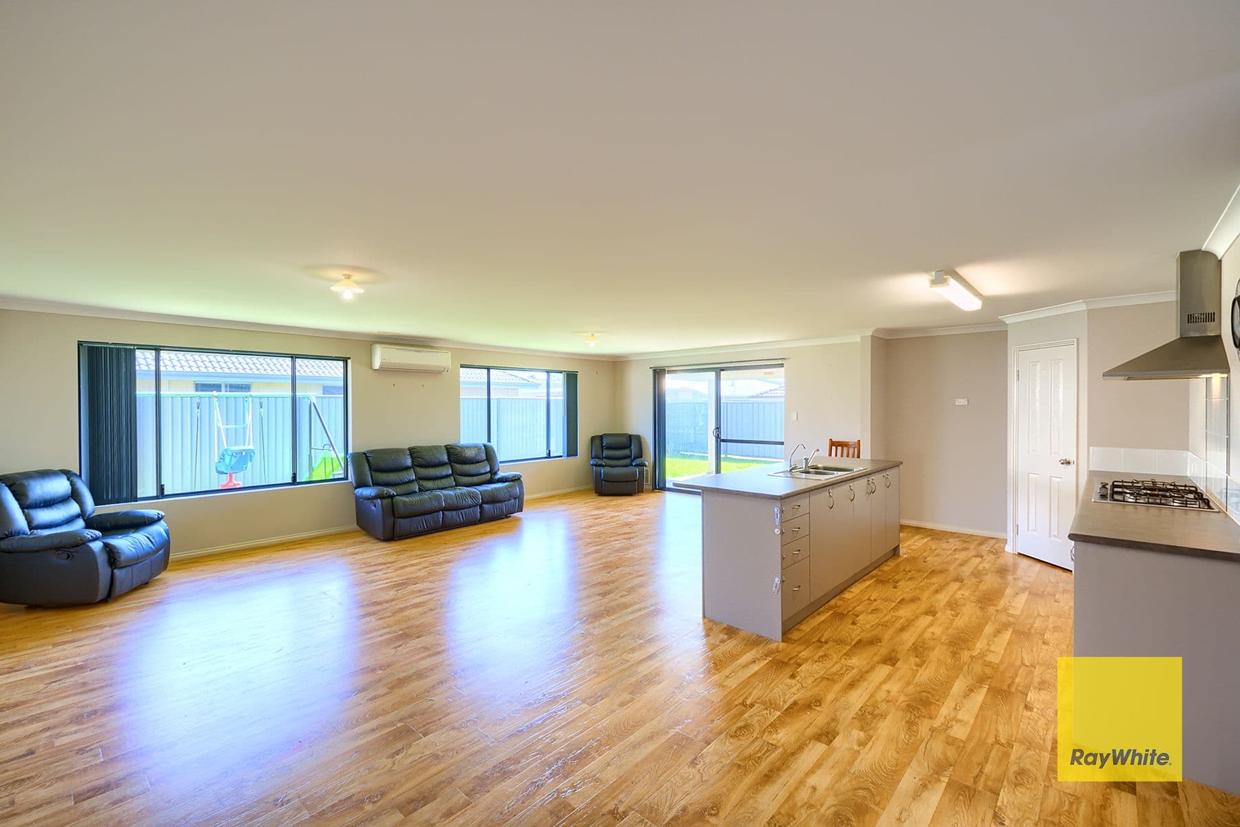 8 McCardell Crescent, Bayonet Head WA 6330, Bayonet Head - Thumbnail 3