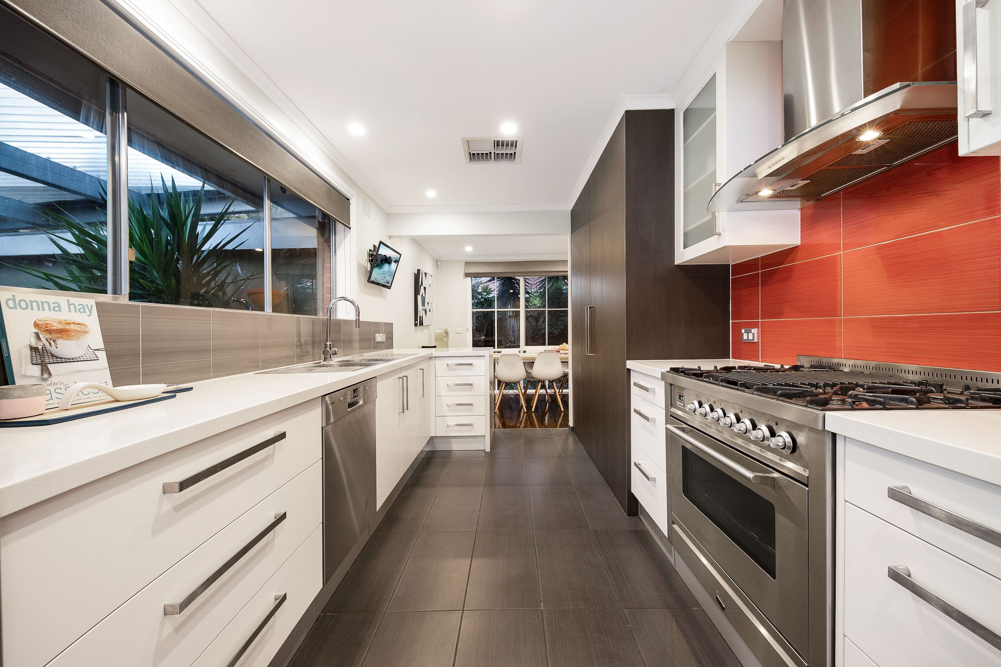 28 Matlock Avenue, Mulgrave VIC 3170, Mulgrave - Thumbnail 2