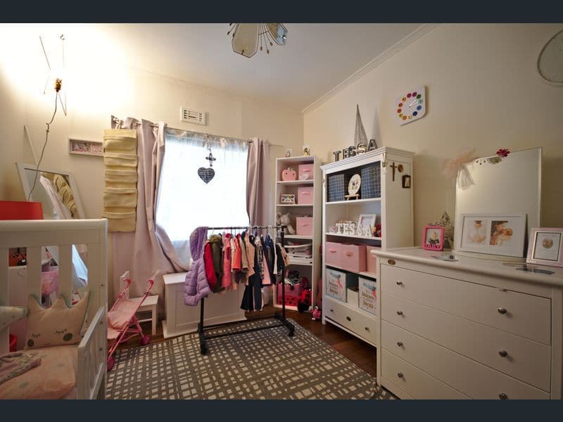 5 McArthur Avenue, St Albans VIC 3021, St Albans - Thumbnail 5