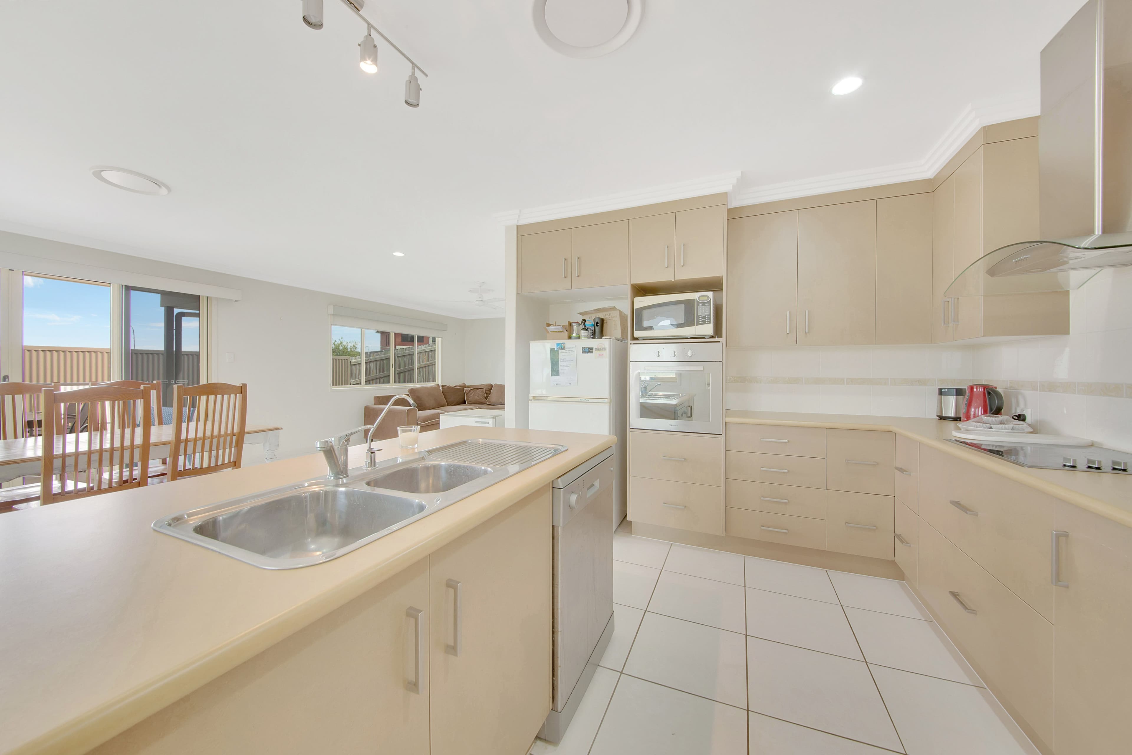14 Koowin Drive, Kirkwood QLD 4680, Kirkwood - Thumbnail 2