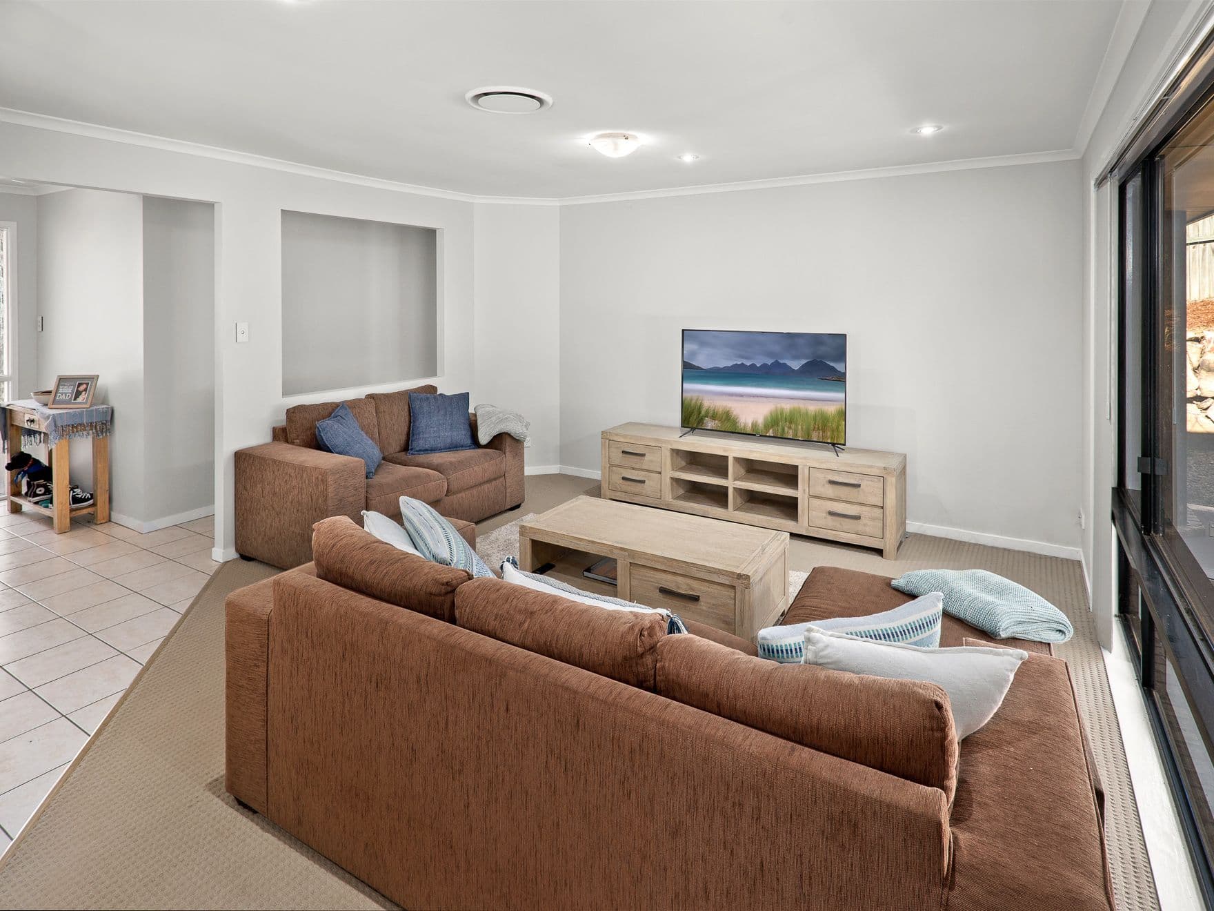 27 Rothschild Street, Eatons Hill QLD 4037, Eatons Hill - Thumbnail 3
