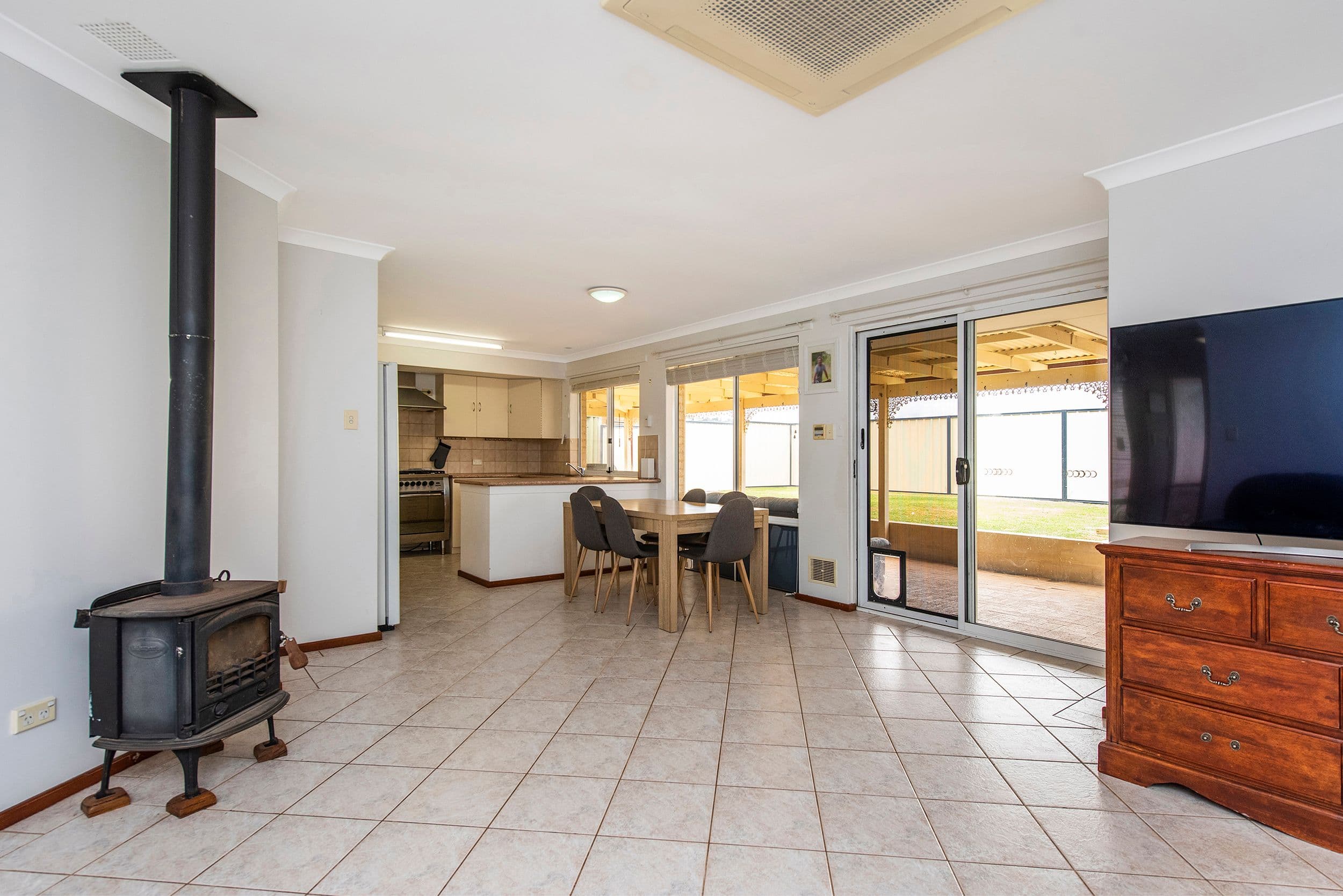 35 Golden Retreat, Bullsbrook WA 6084, Bullsbrook - Thumbnail 2
