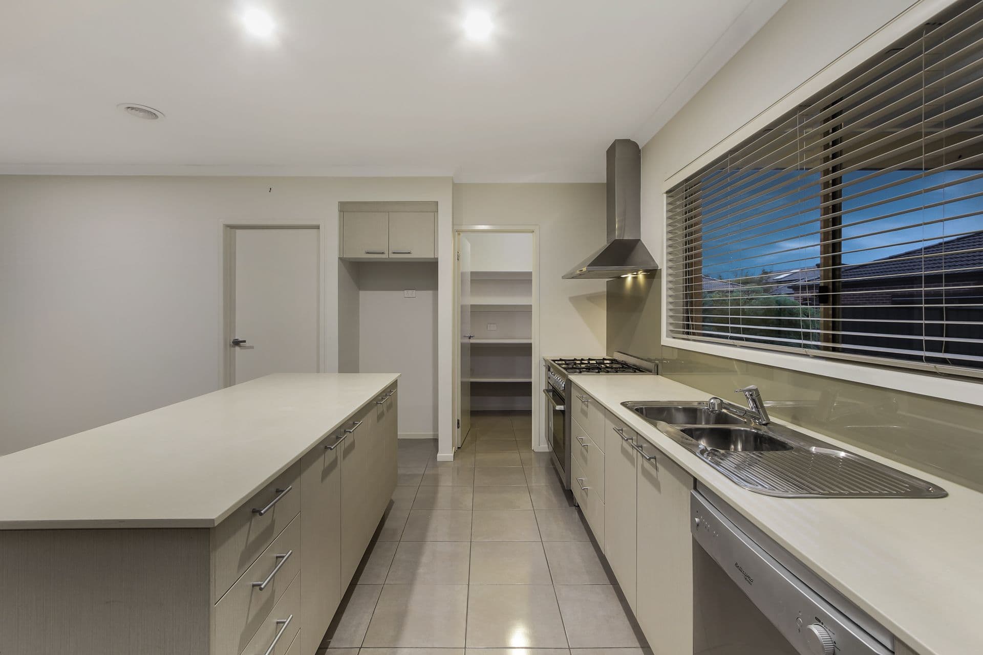 10 Paso Grove, Clyde North VIC 3978, Clyde North - Thumbnail 5